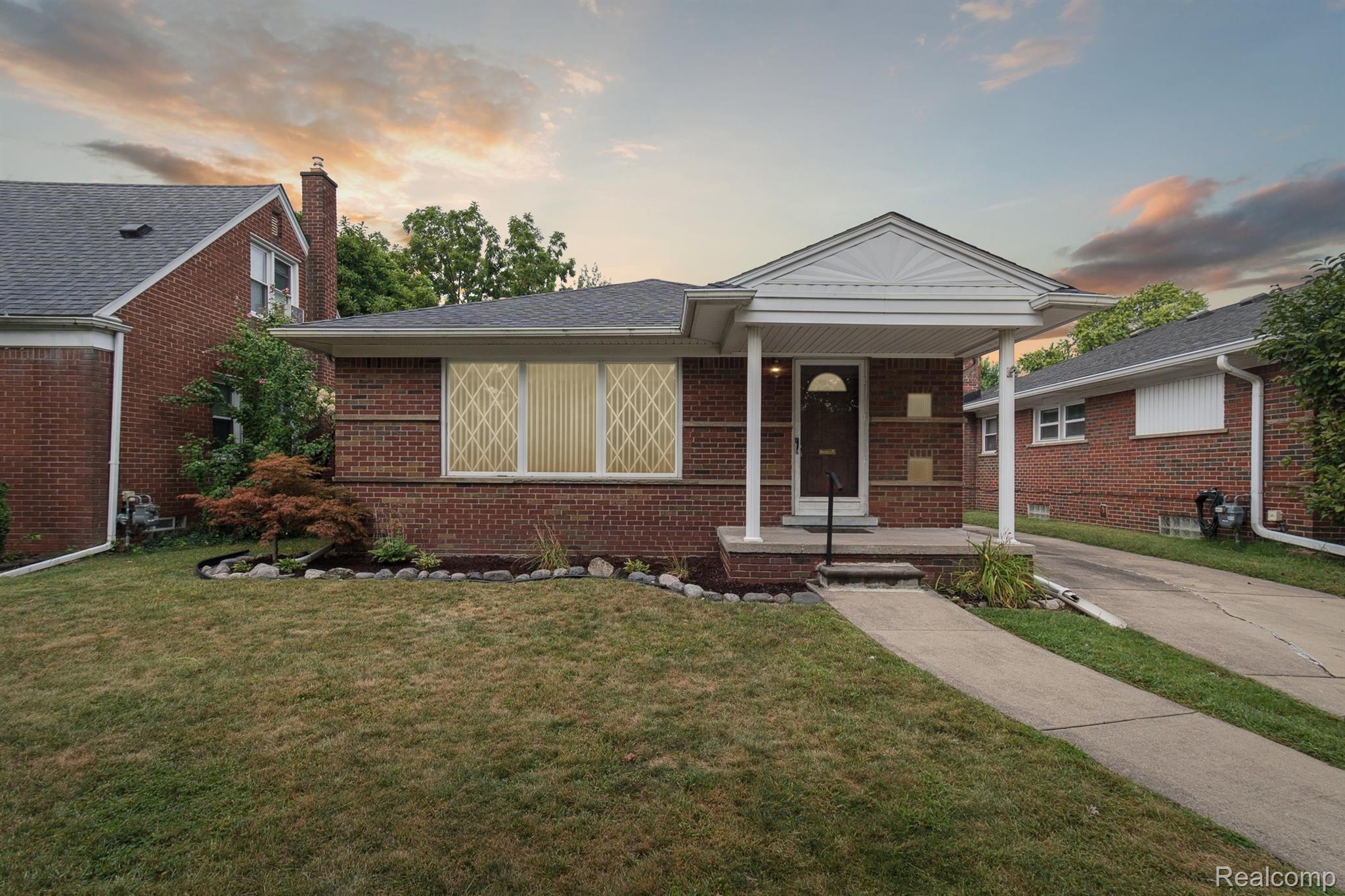 7868 Robinson Avenue Allen Park City MI 48101