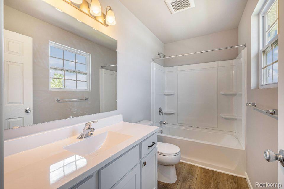 1135 Lancaster Street Lapeer City MI 48446