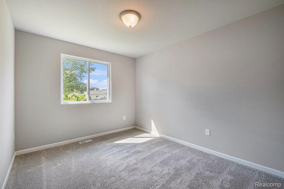1135 Lancaster Street Lapeer City MI 48446