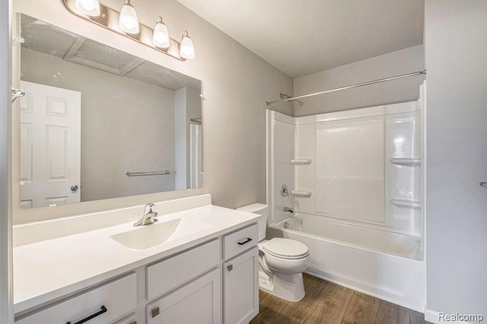 1135 Lancaster Street Lapeer City MI 48446