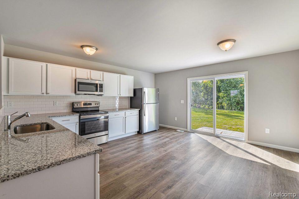1135 Lancaster Street Lapeer City MI 48446