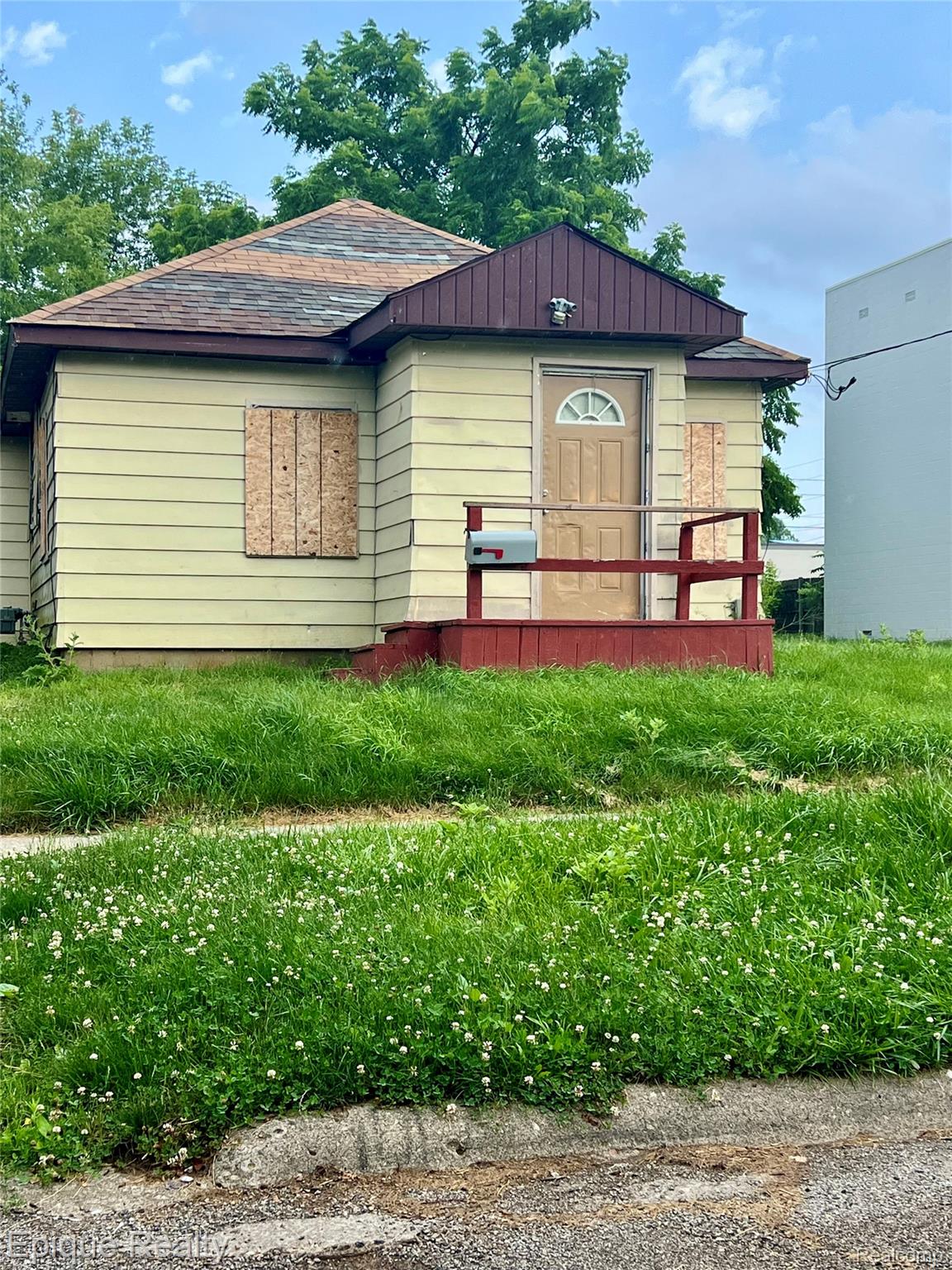 1017 Stocker Avenue Flint City MI 48503