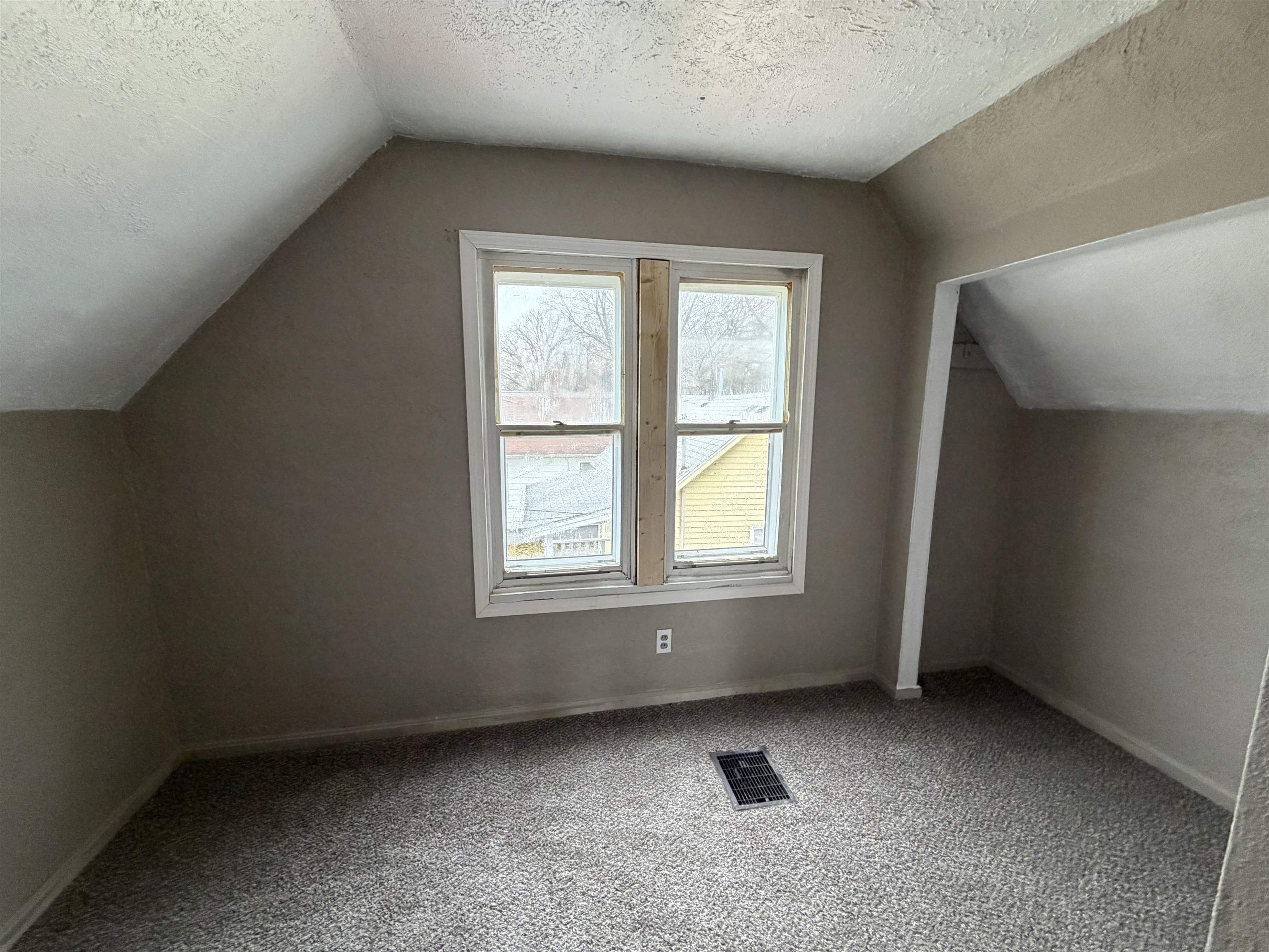 806 Alvord Avenue Flint City MI 48507