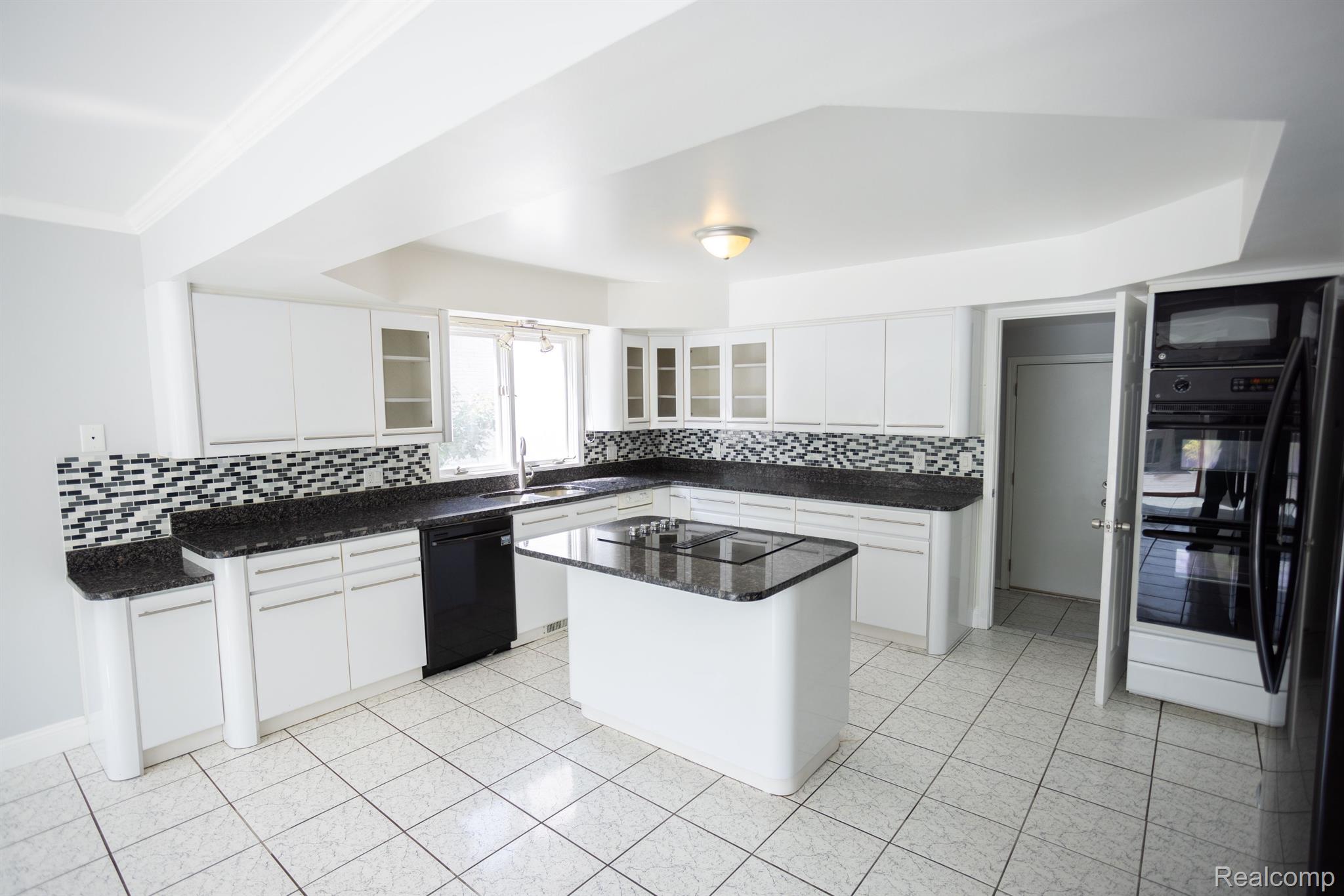 5881 Naneva West Bloomfield Charter Township MI 48322