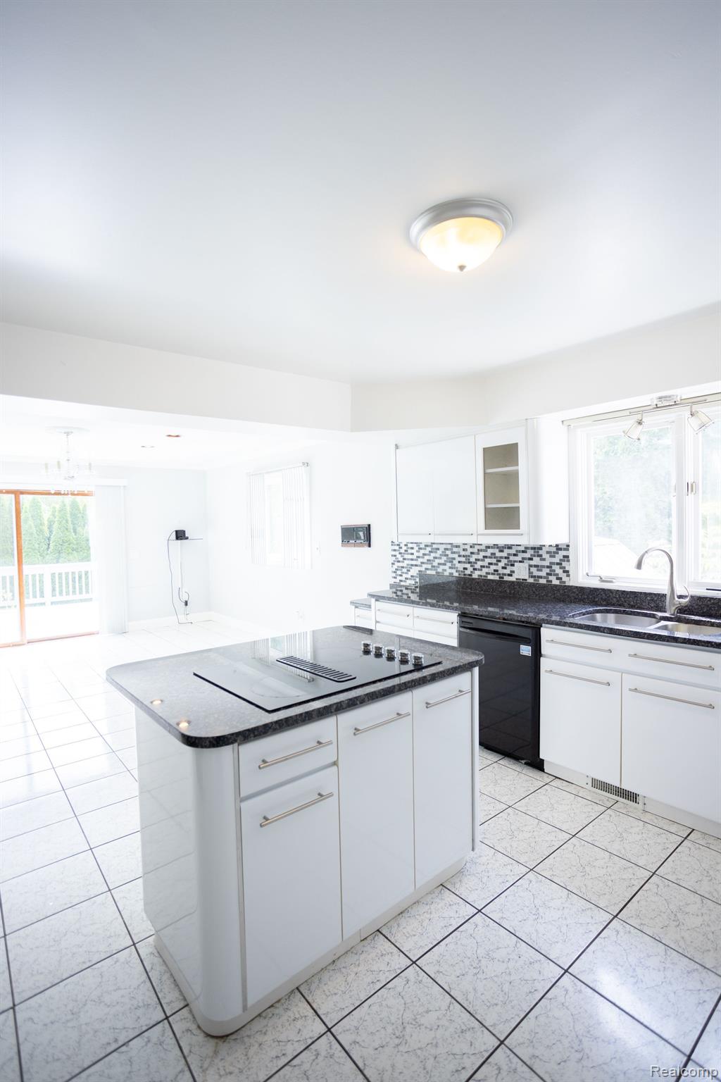 5881 Naneva West Bloomfield Charter Township MI 48322