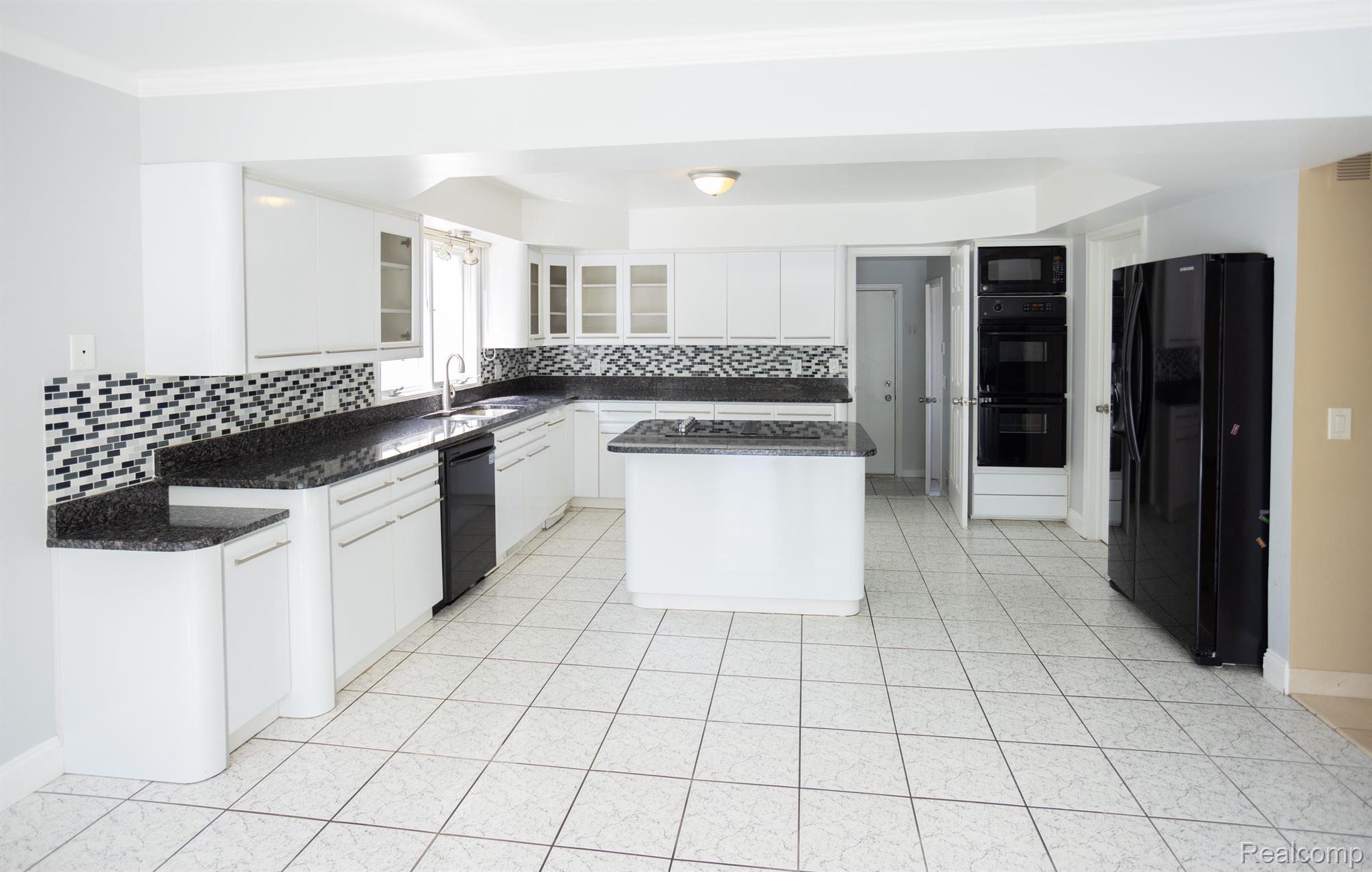 5881 Naneva West Bloomfield Charter Township MI 48322