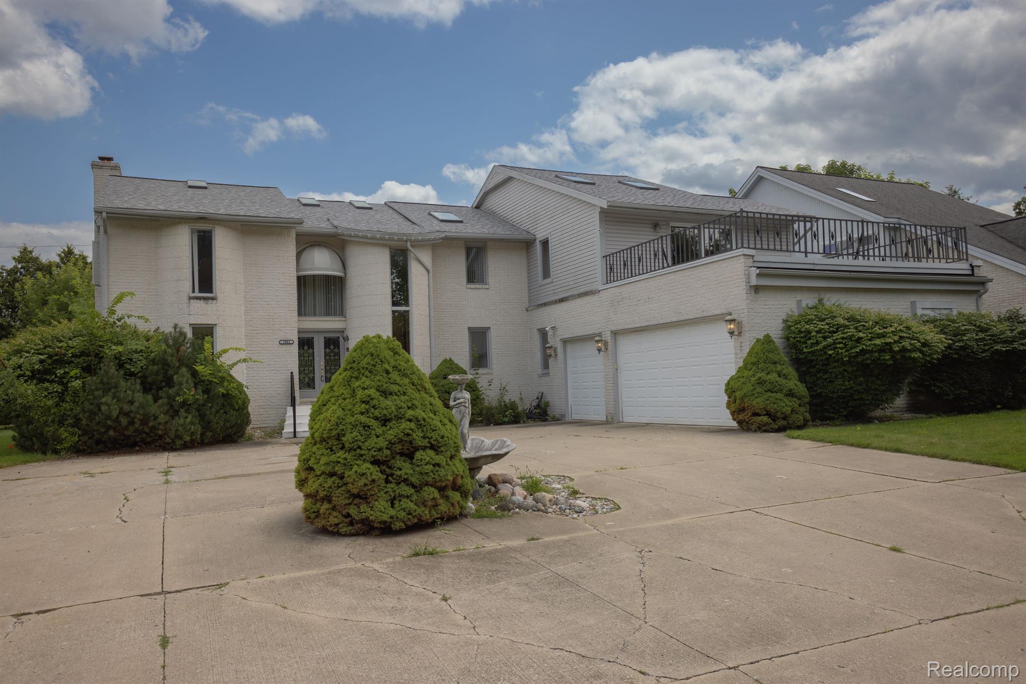 5881 Naneva West Bloomfield Charter Township MI 48322
