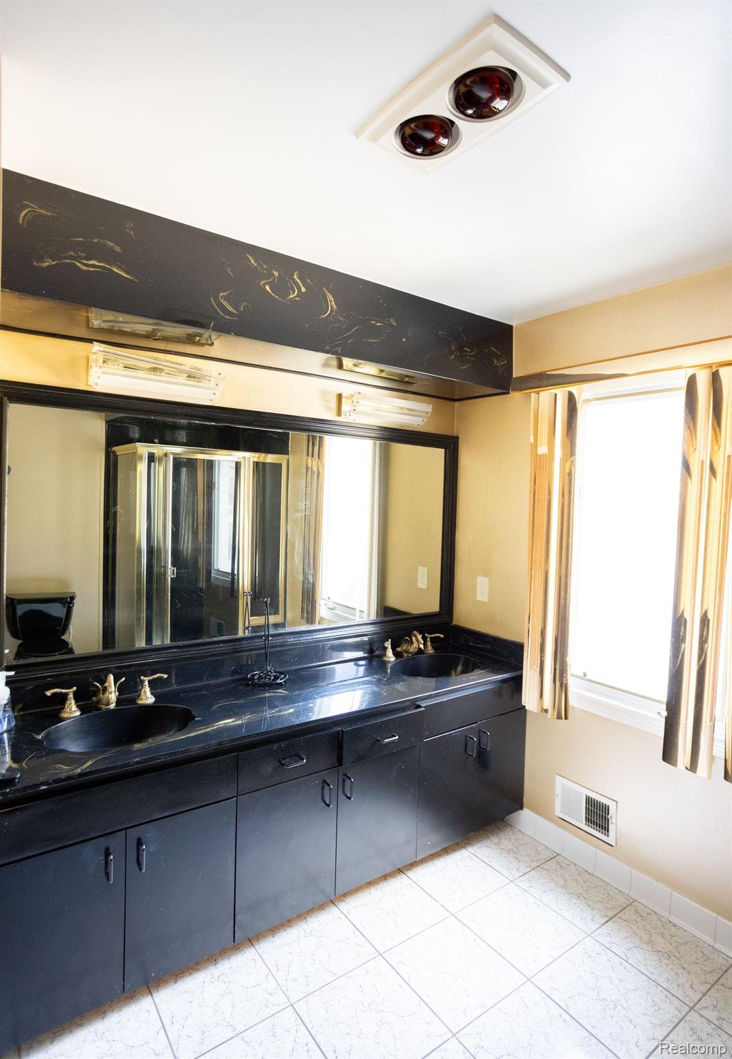 5881 Naneva West Bloomfield Charter Township MI 48322