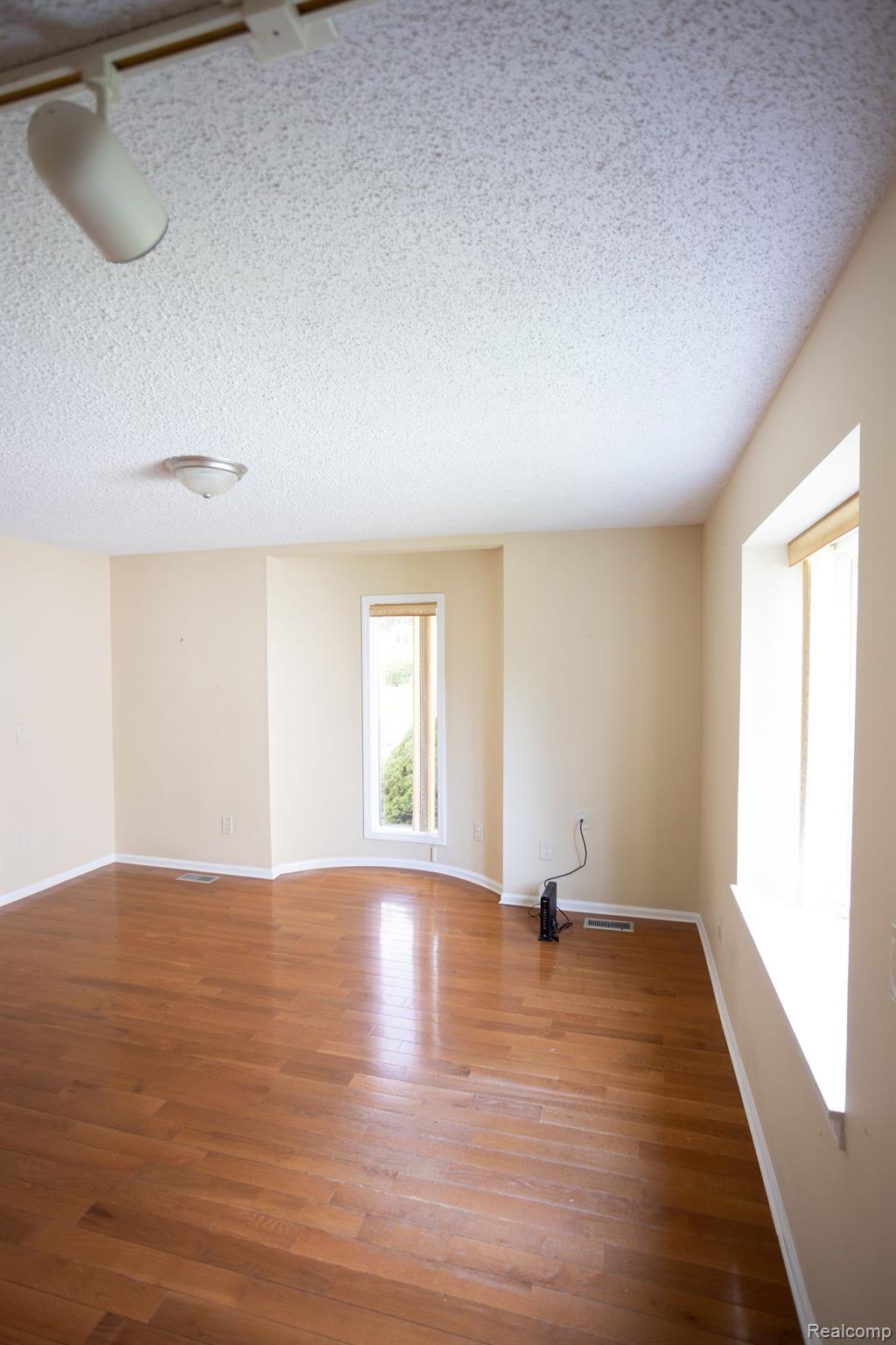 5881 Naneva West Bloomfield Charter Township MI 48322