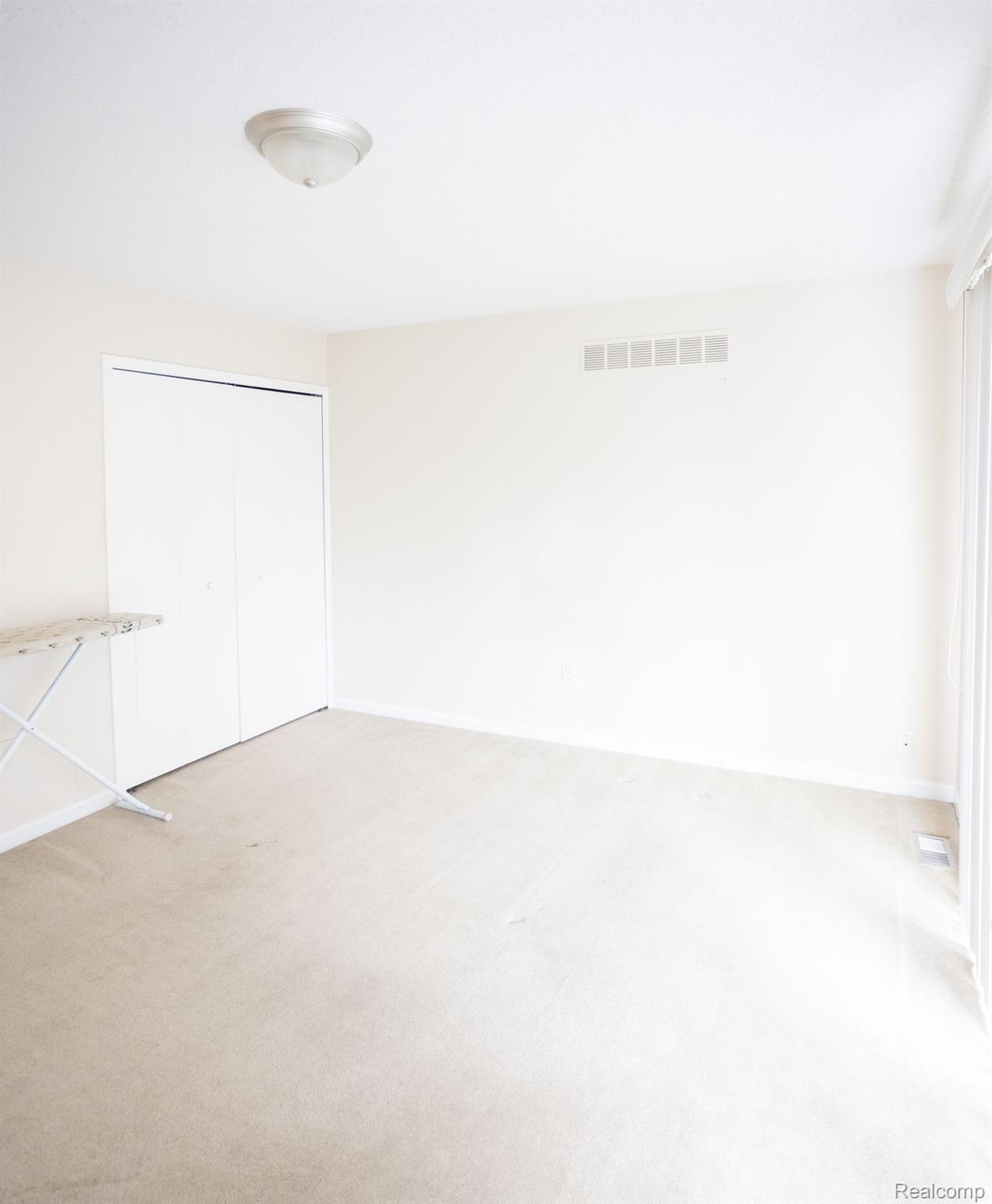 5881 Naneva West Bloomfield Charter Township MI 48322