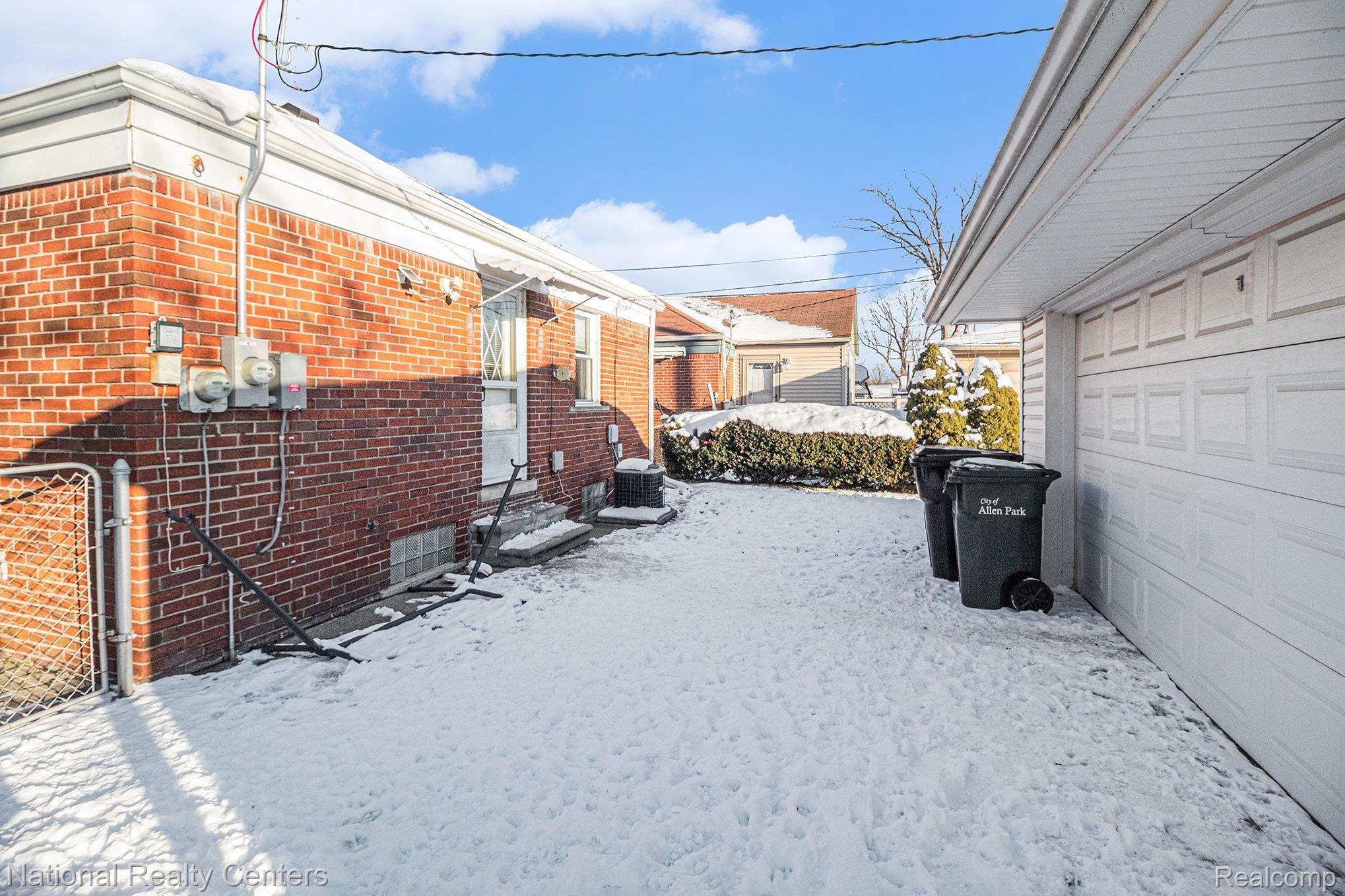 14587 Markese Avenue Allen Park City MI 48101