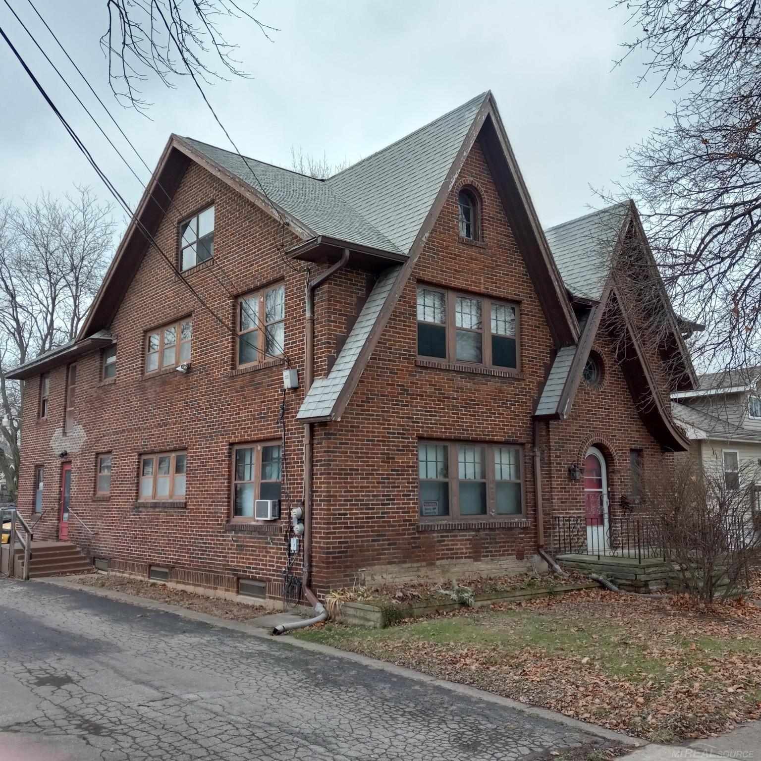 108 N Thompson Street Jackson City MI 49202