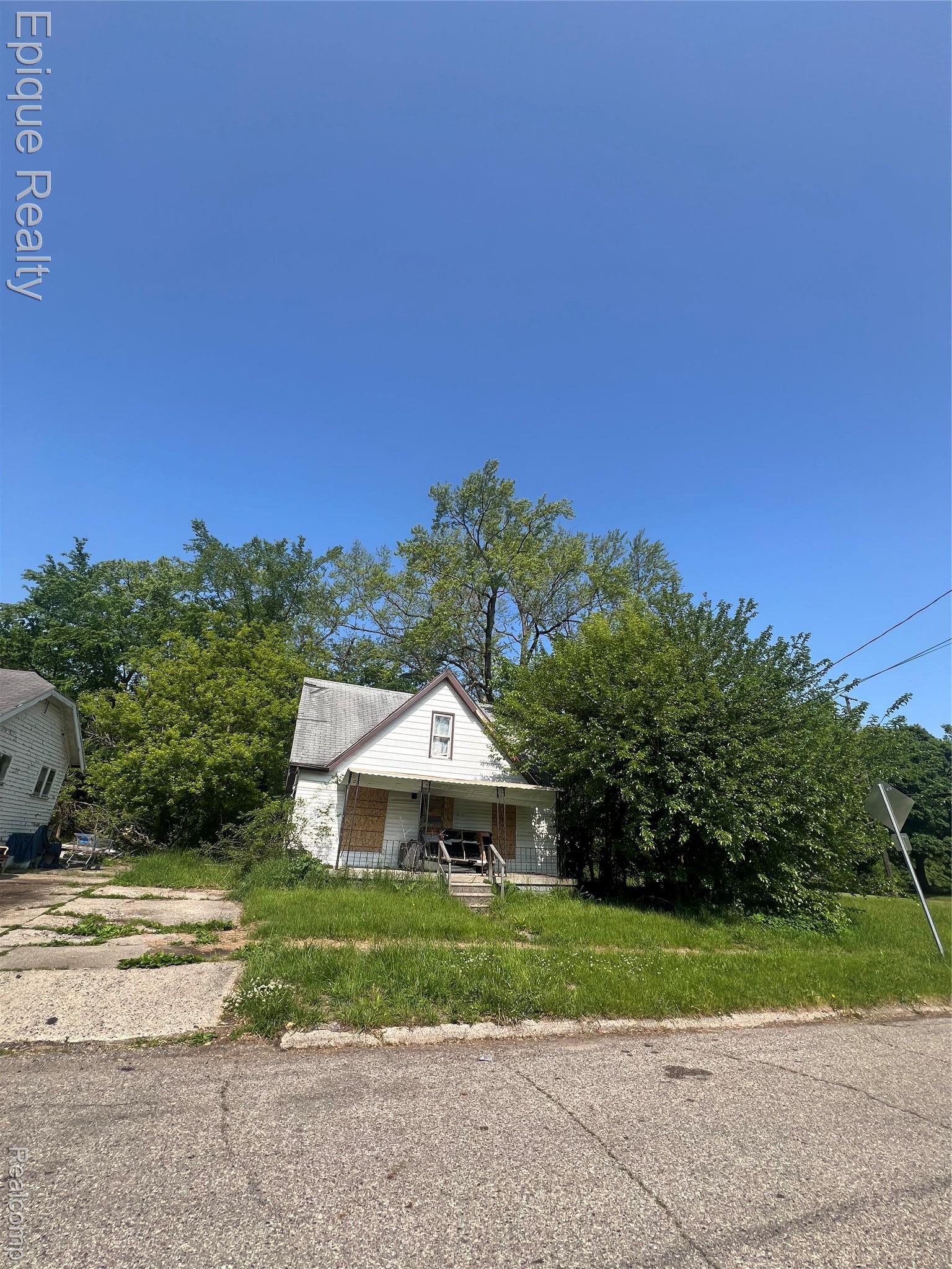 2010 Crocker Avenue Flint City MI 48503