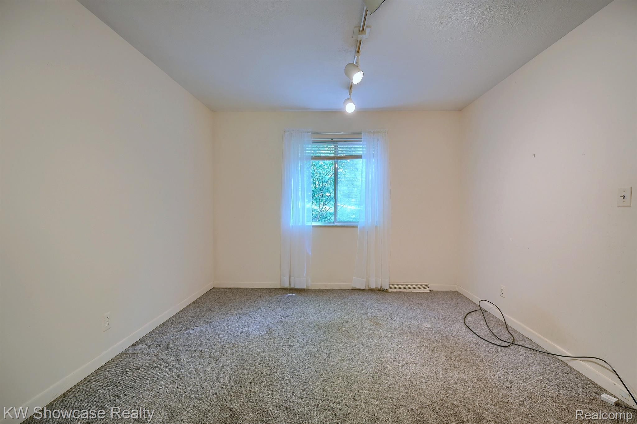 8840 Minne Wanna Road Independence Charter Township MI 48348