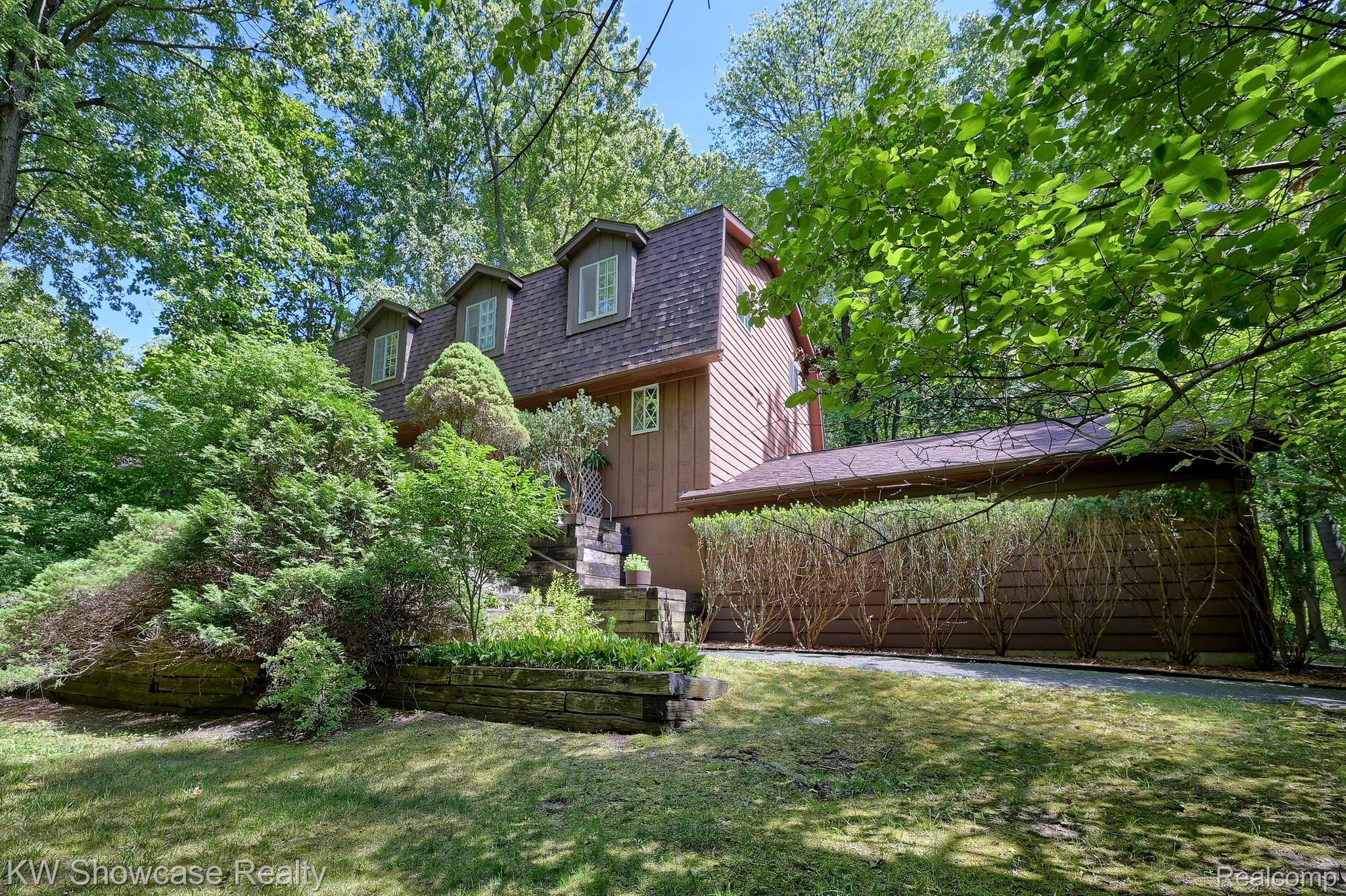 8840 Minne Wanna Road Independence Charter Township MI 48348