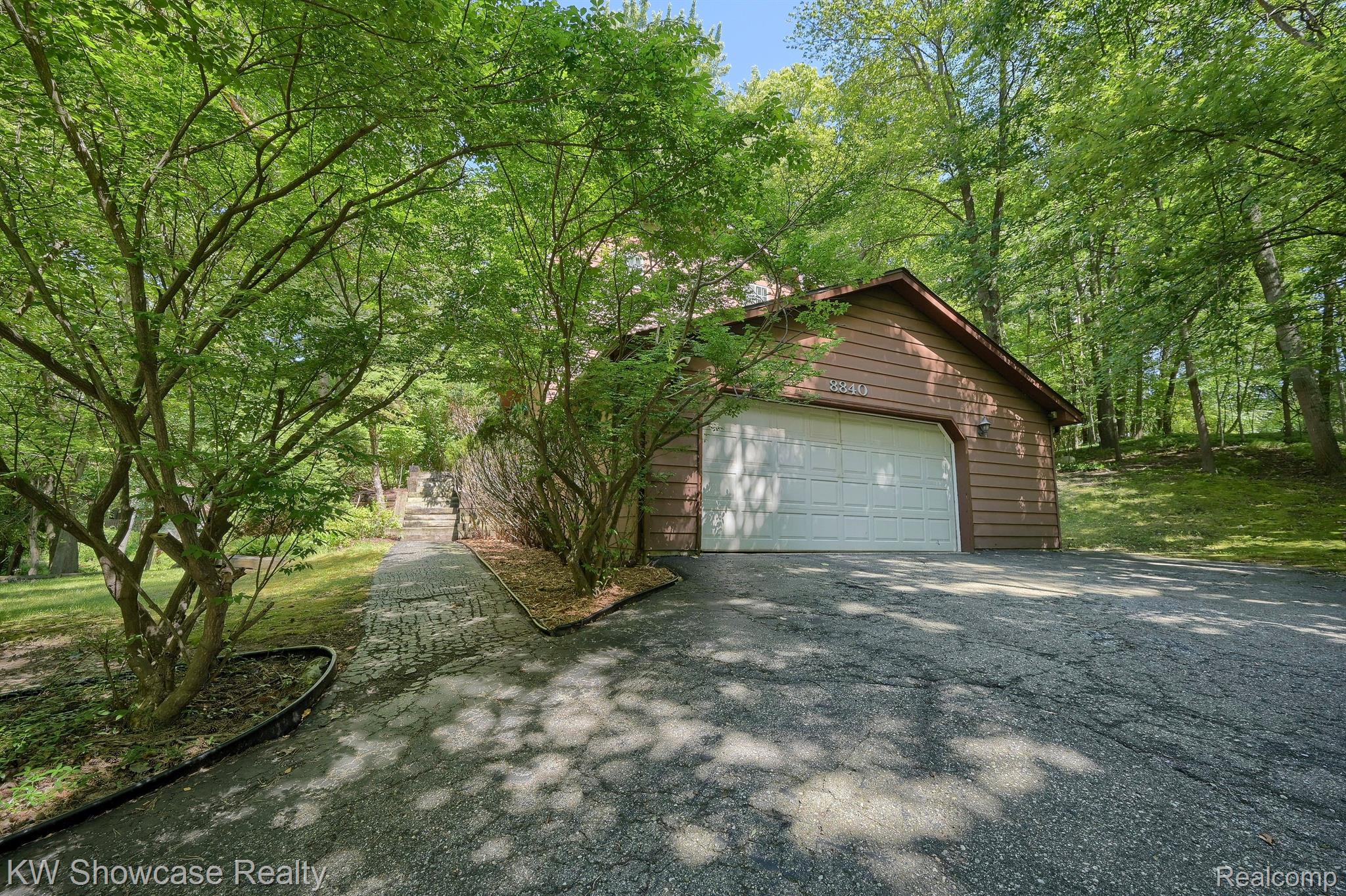 8840 Minne Wanna Road Independence Charter Township MI 48348