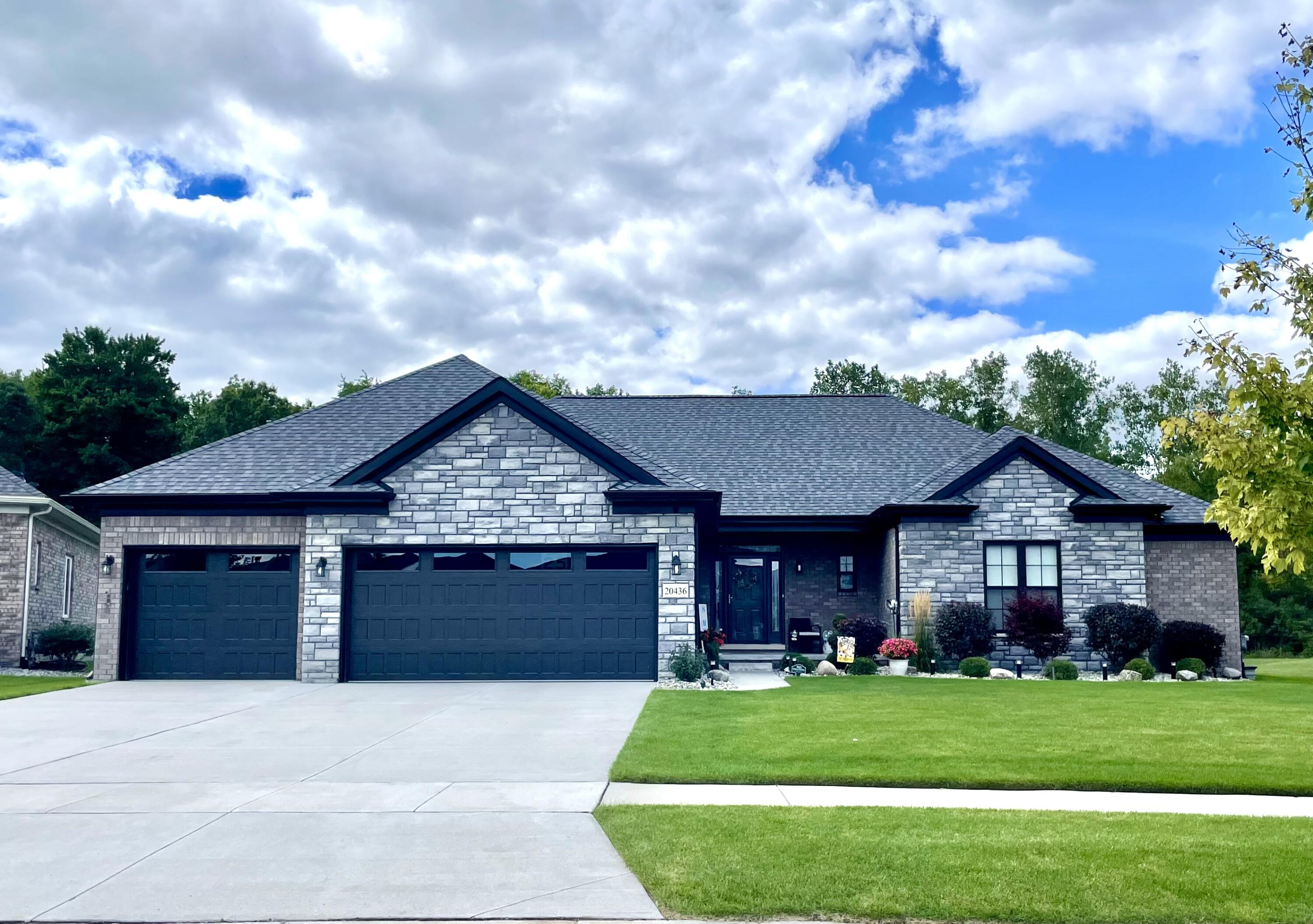 20015 Fountain View Lane Brownstown Charter Township MI 48183