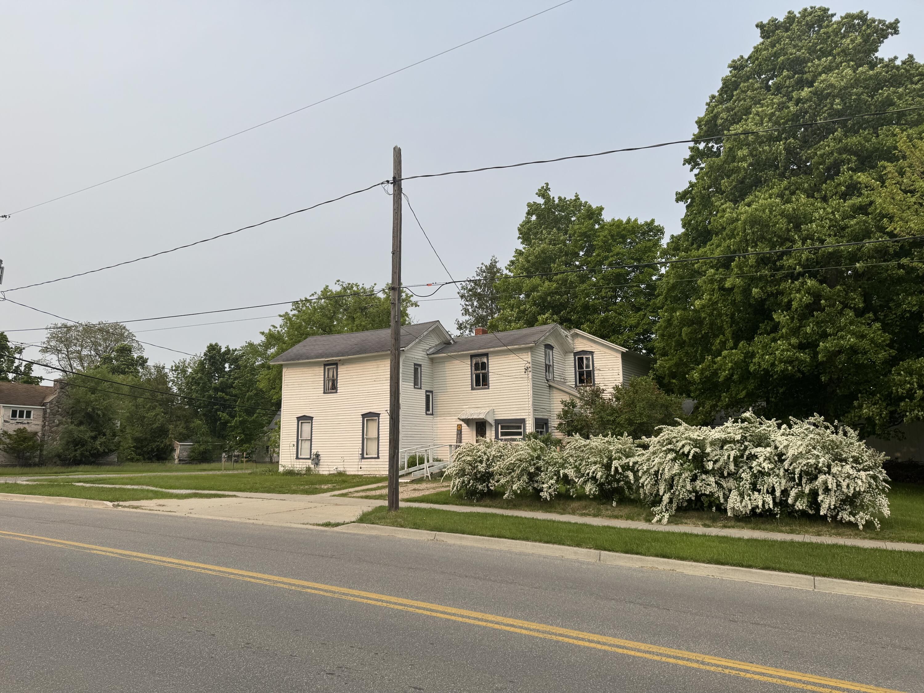 313 W 6th Street Evart City MI 49631