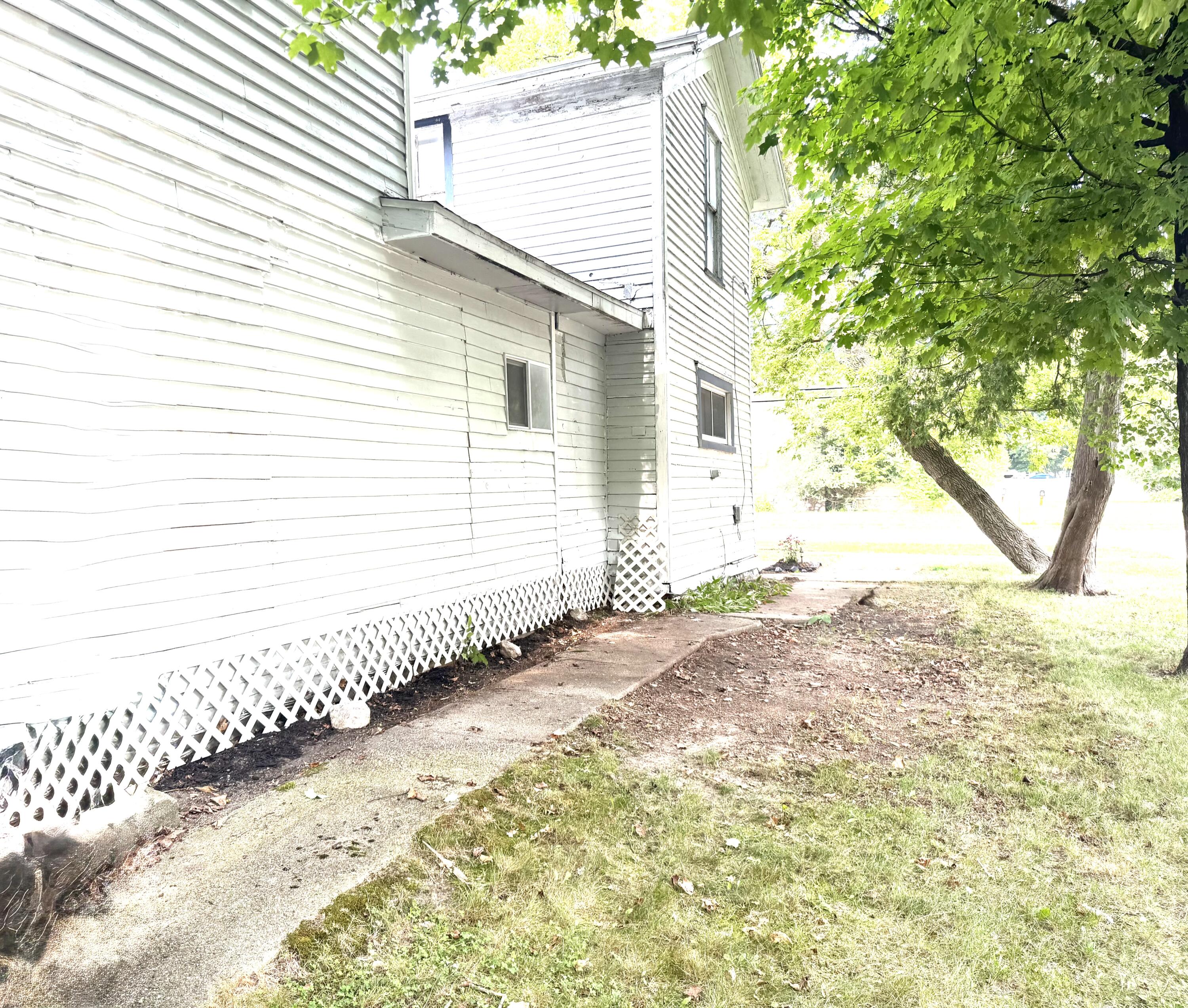 313 W 6th Street Evart City MI 49631