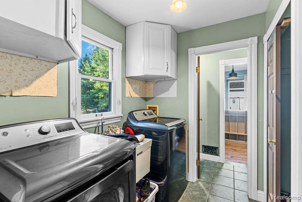 1476 County Farm Road Howell City MI 48843