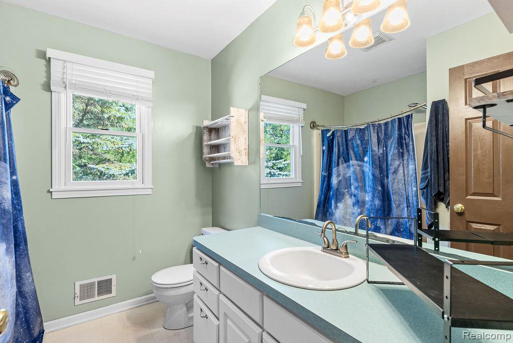 1476 County Farm Road Howell City MI 48843