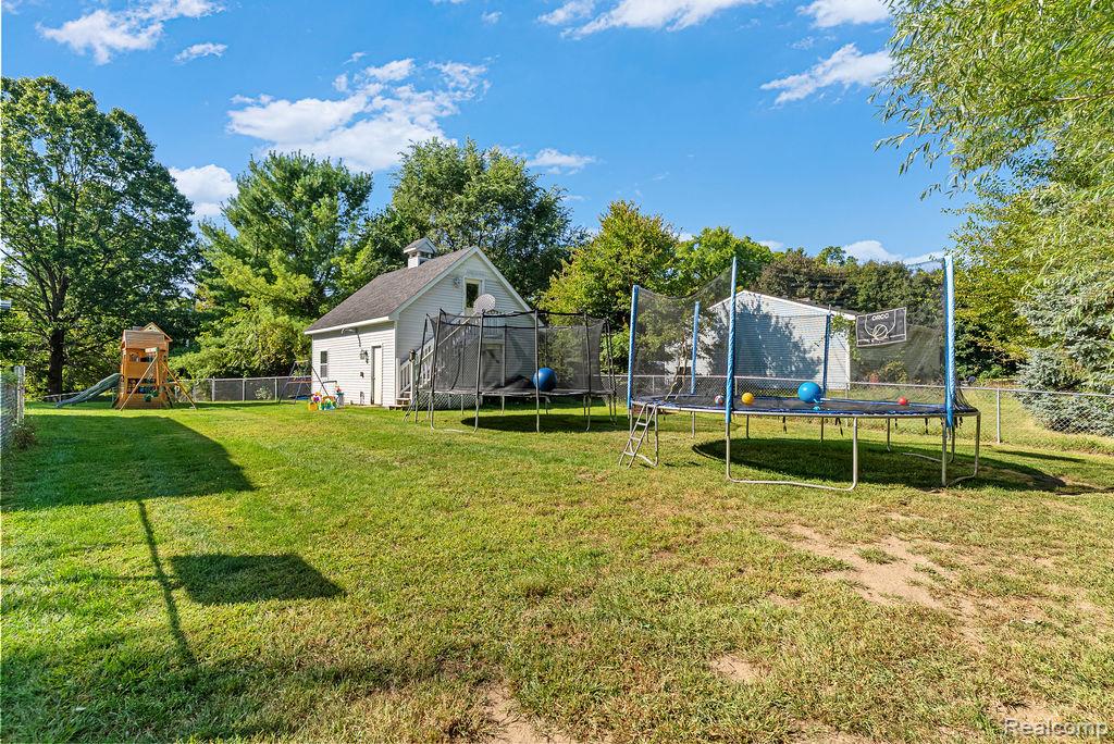 1476 County Farm Road Howell City MI 48843