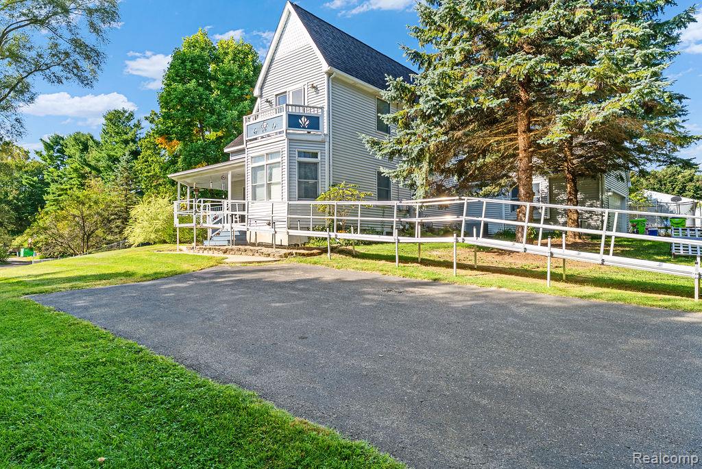 1476 County Farm Road Howell City MI 48843