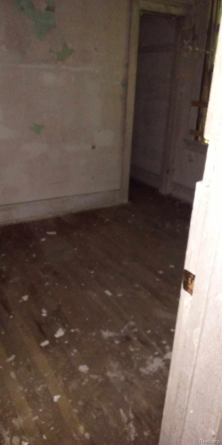 13832 Pinewood Street Detroit City MI 48205