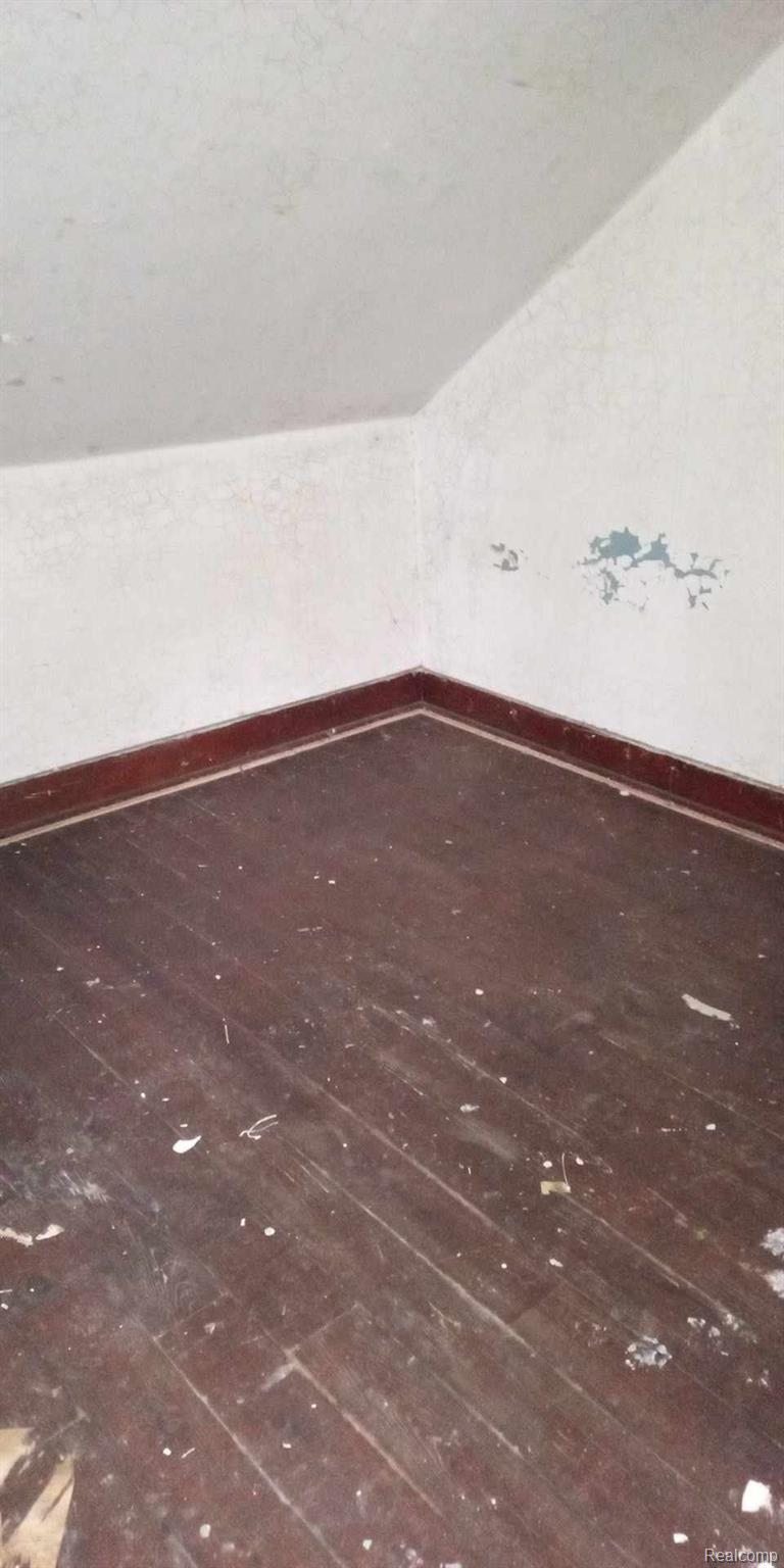 13832 Pinewood Street Detroit City MI 48205