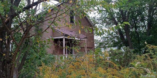 13832 Pinewood Street Detroit City MI 48205