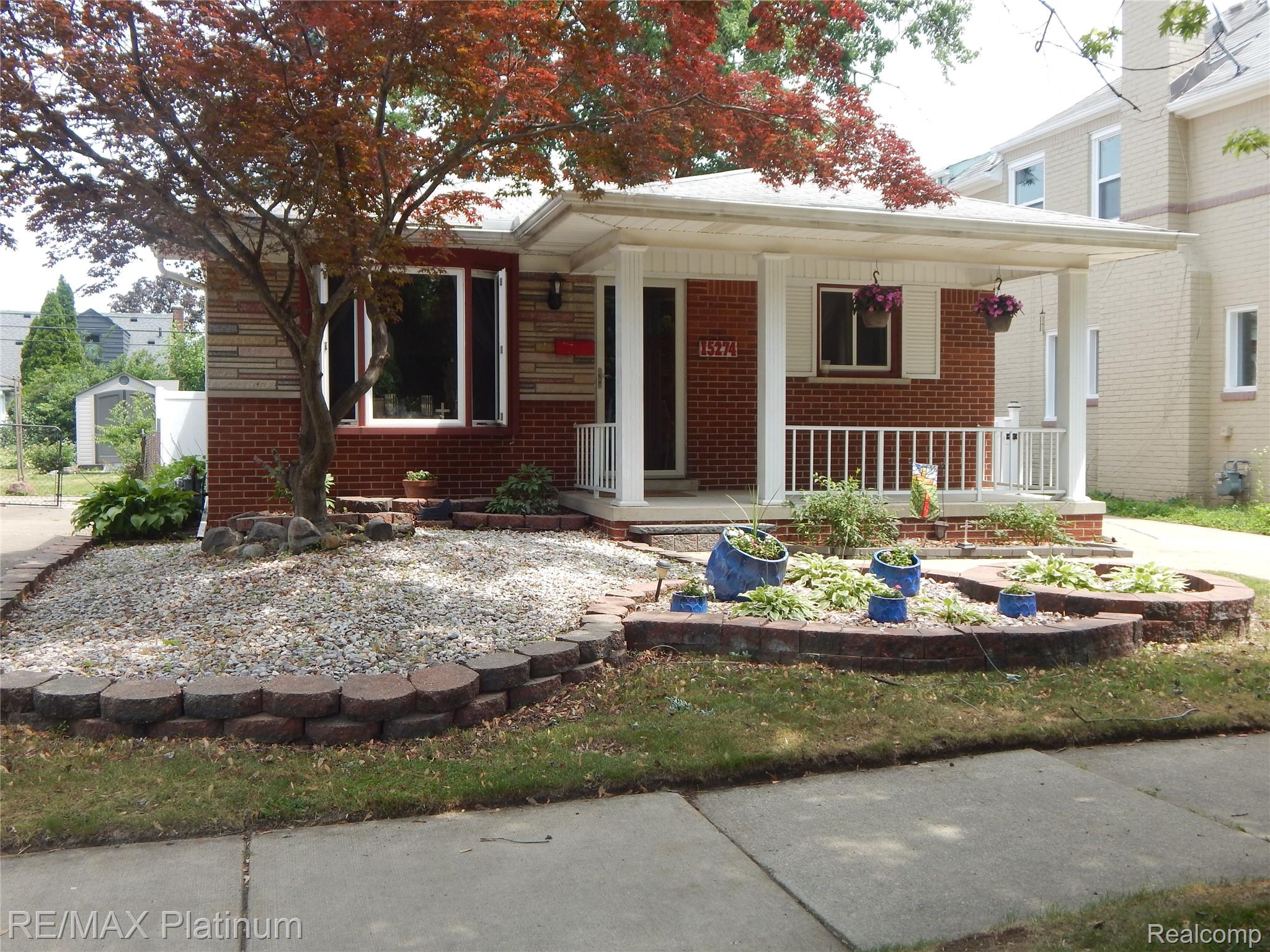 15274 Regina Avenue Allen Park City MI 48101