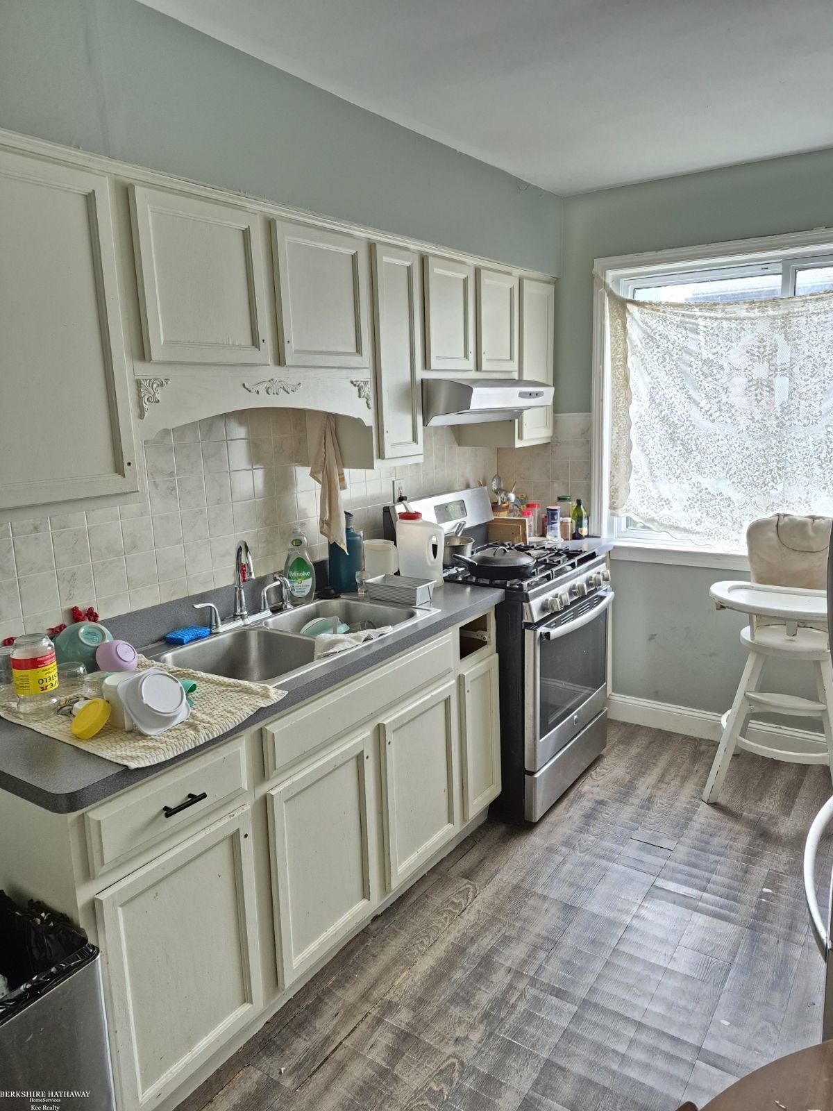 19375 Mcgill Street Roseville City MI 48066