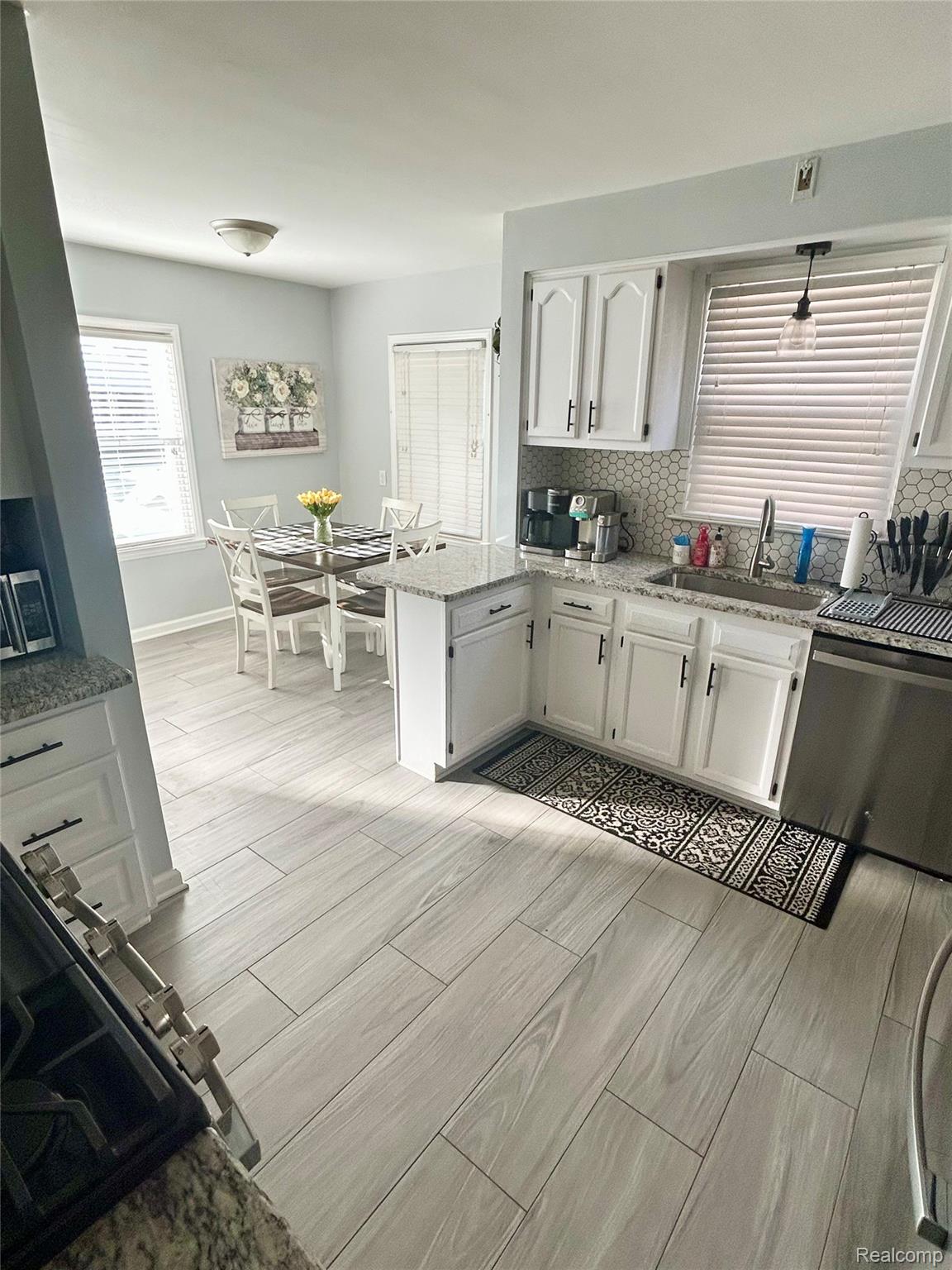 7221 Winona Avenue Allen Park City MI 48101