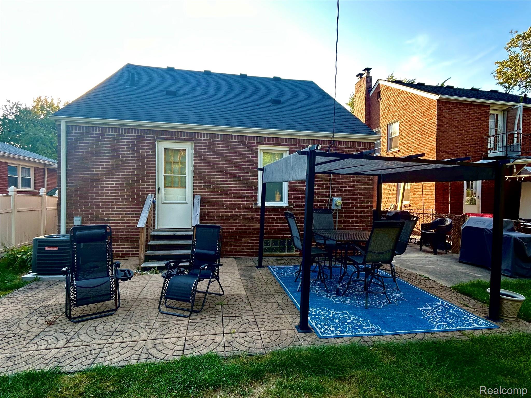 7221 Winona Avenue Allen Park City MI 48101