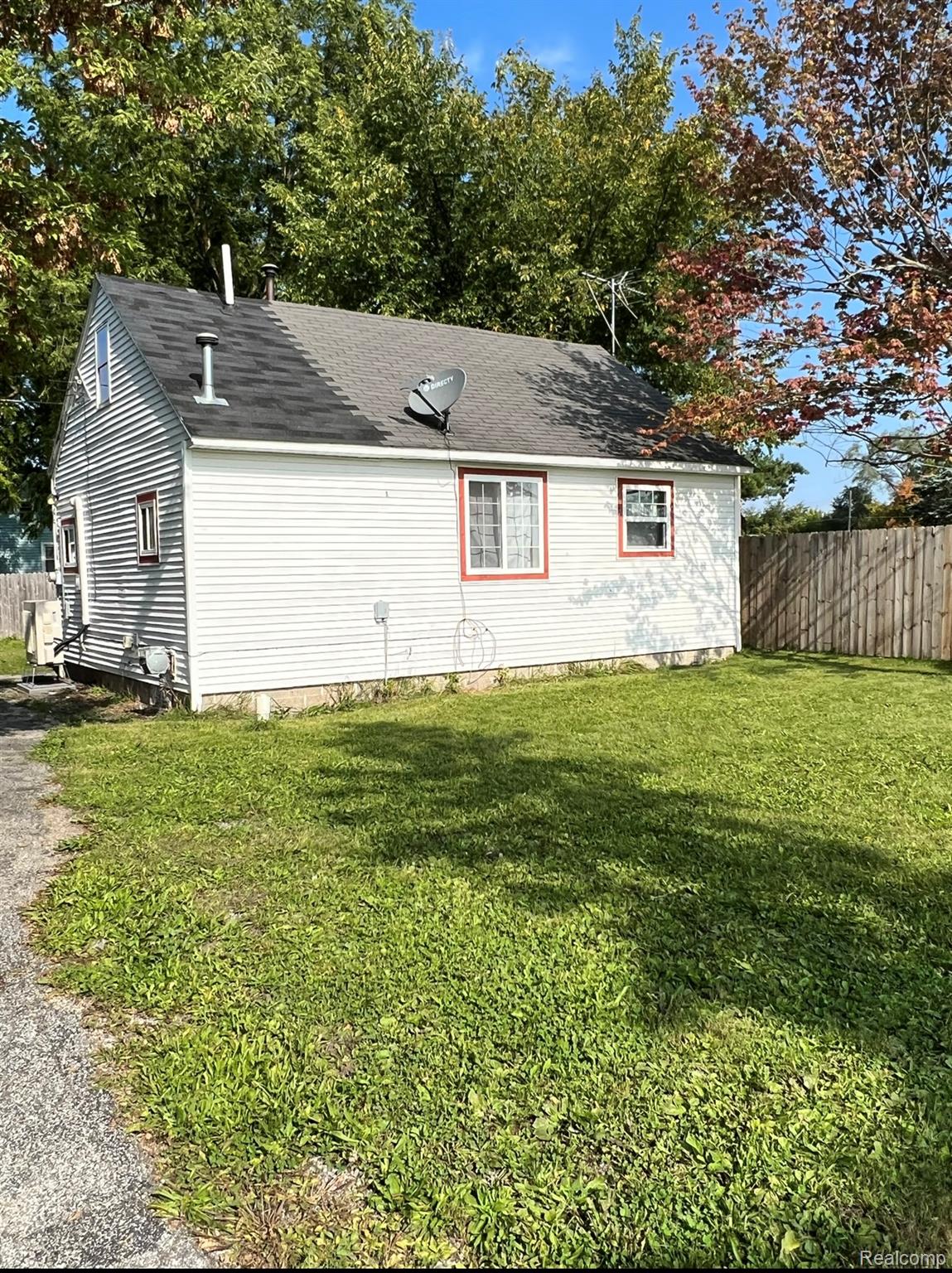 2221 Salt Street Saginaw City MI 48602