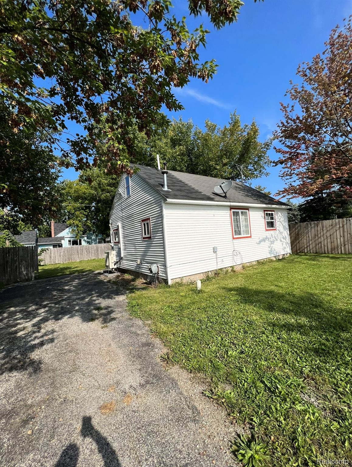 2221 Salt Street Saginaw City MI 48602