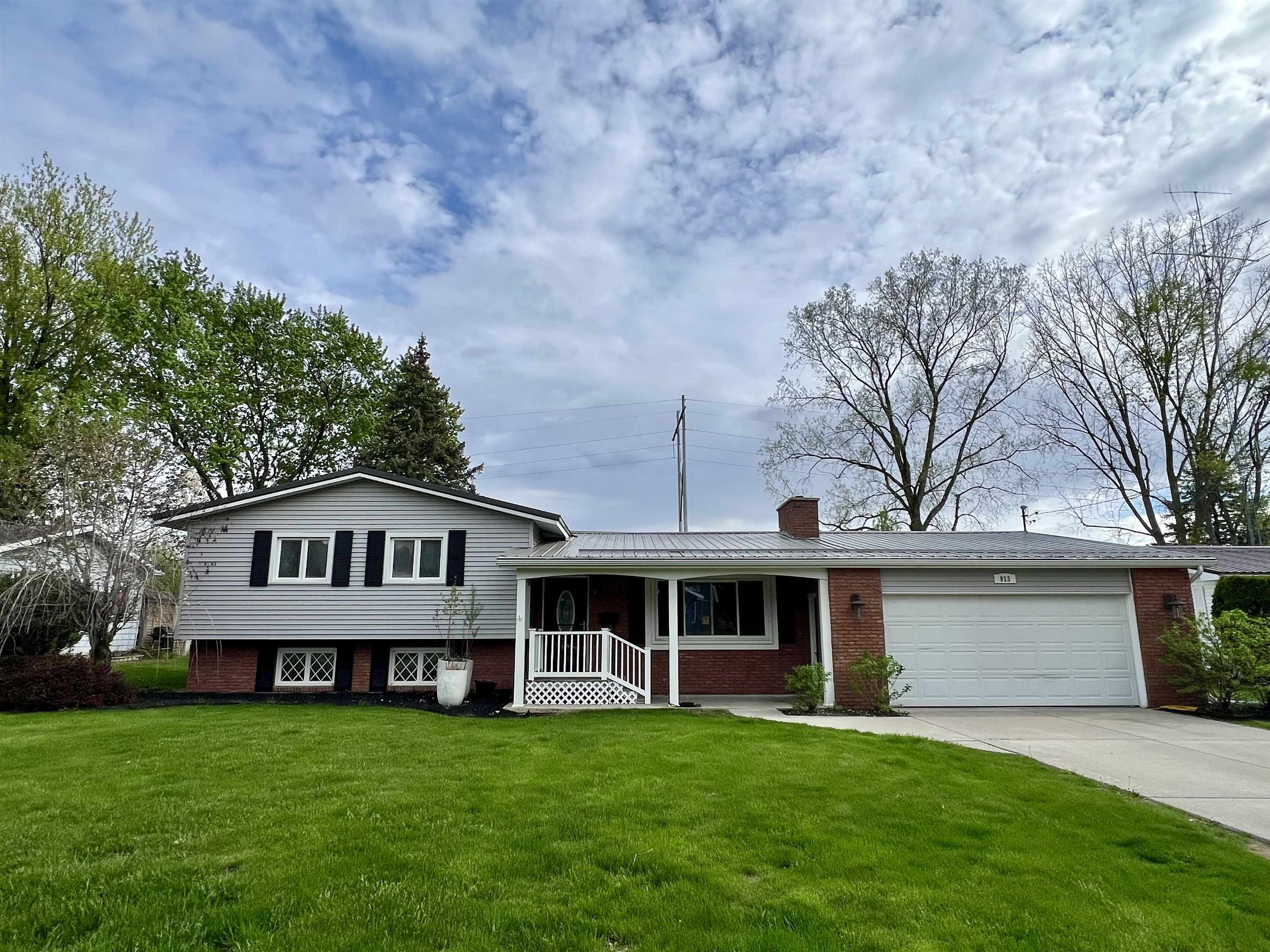 913 Mill Street Alma City MI 48801