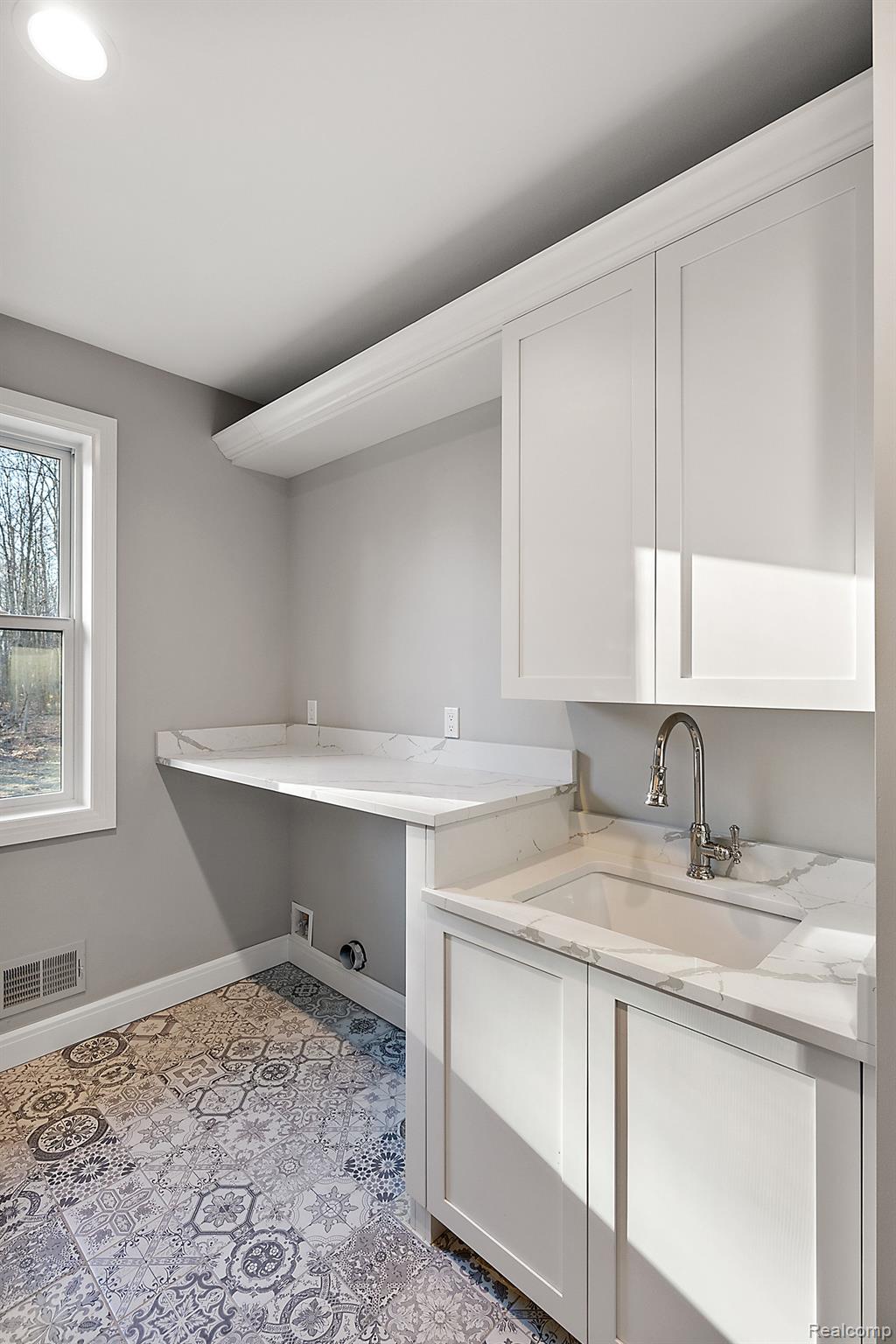 2280 Heidi Drive Addison Township MI 48370