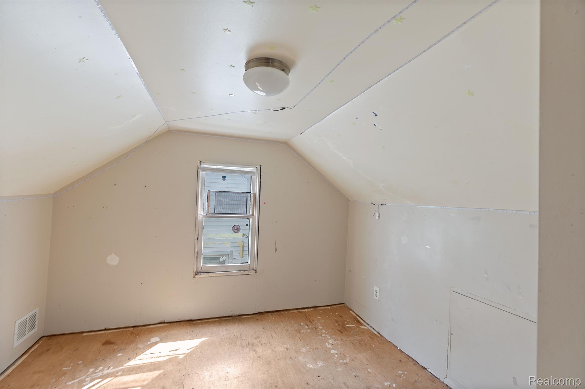 17484 Lowell Street Roseville City MI 48066