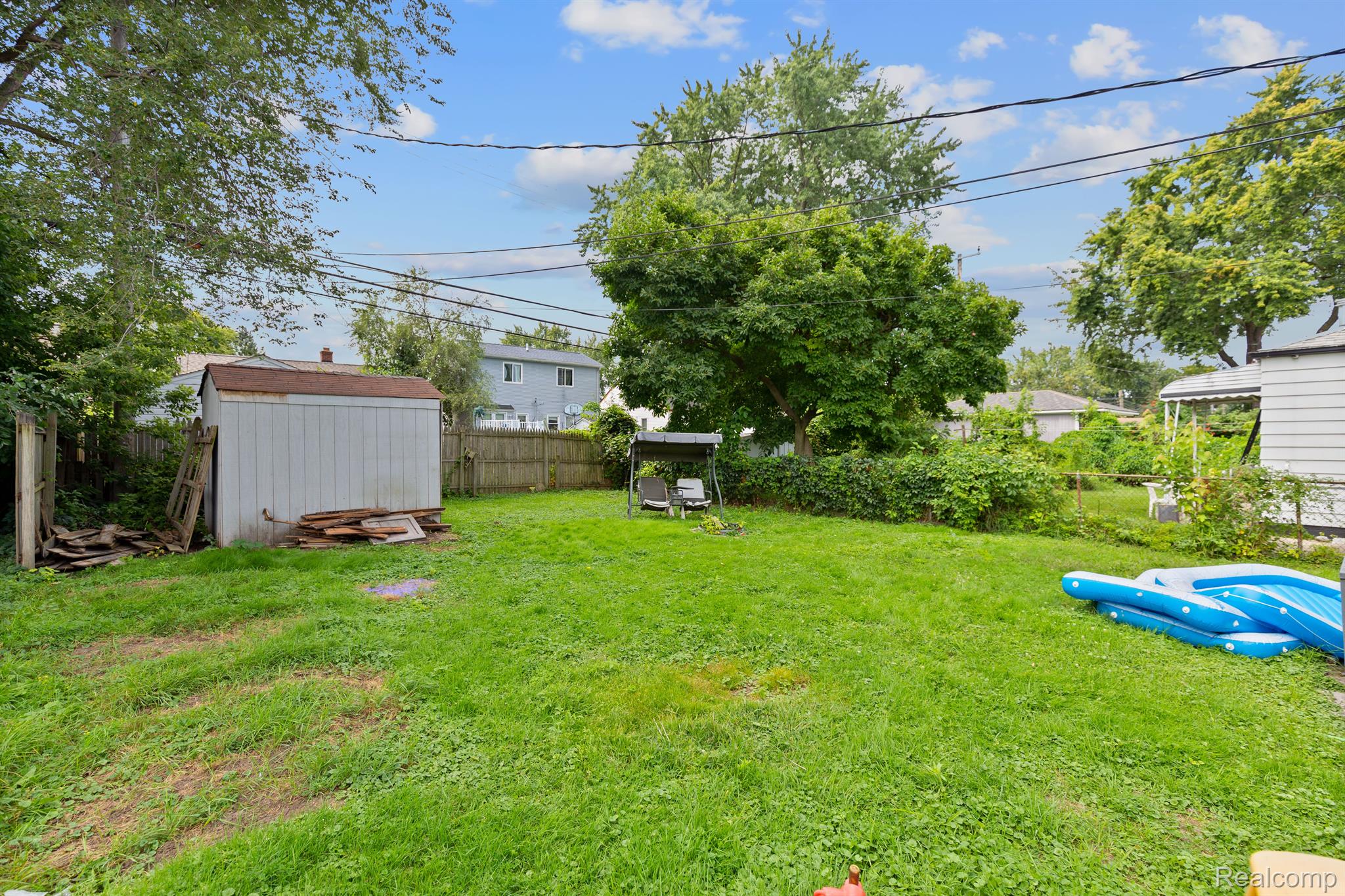 17484 Lowell Street Roseville City MI 48066