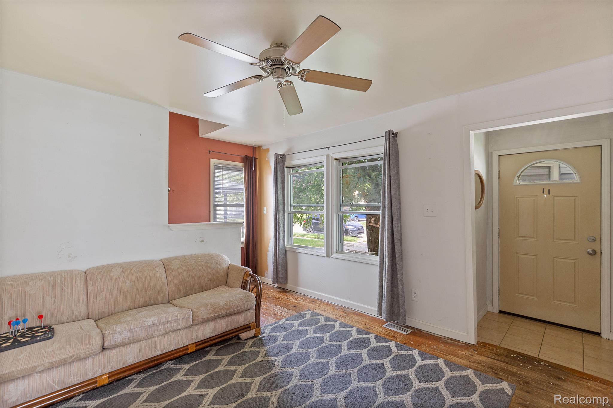 17484 Lowell Street Roseville City MI 48066