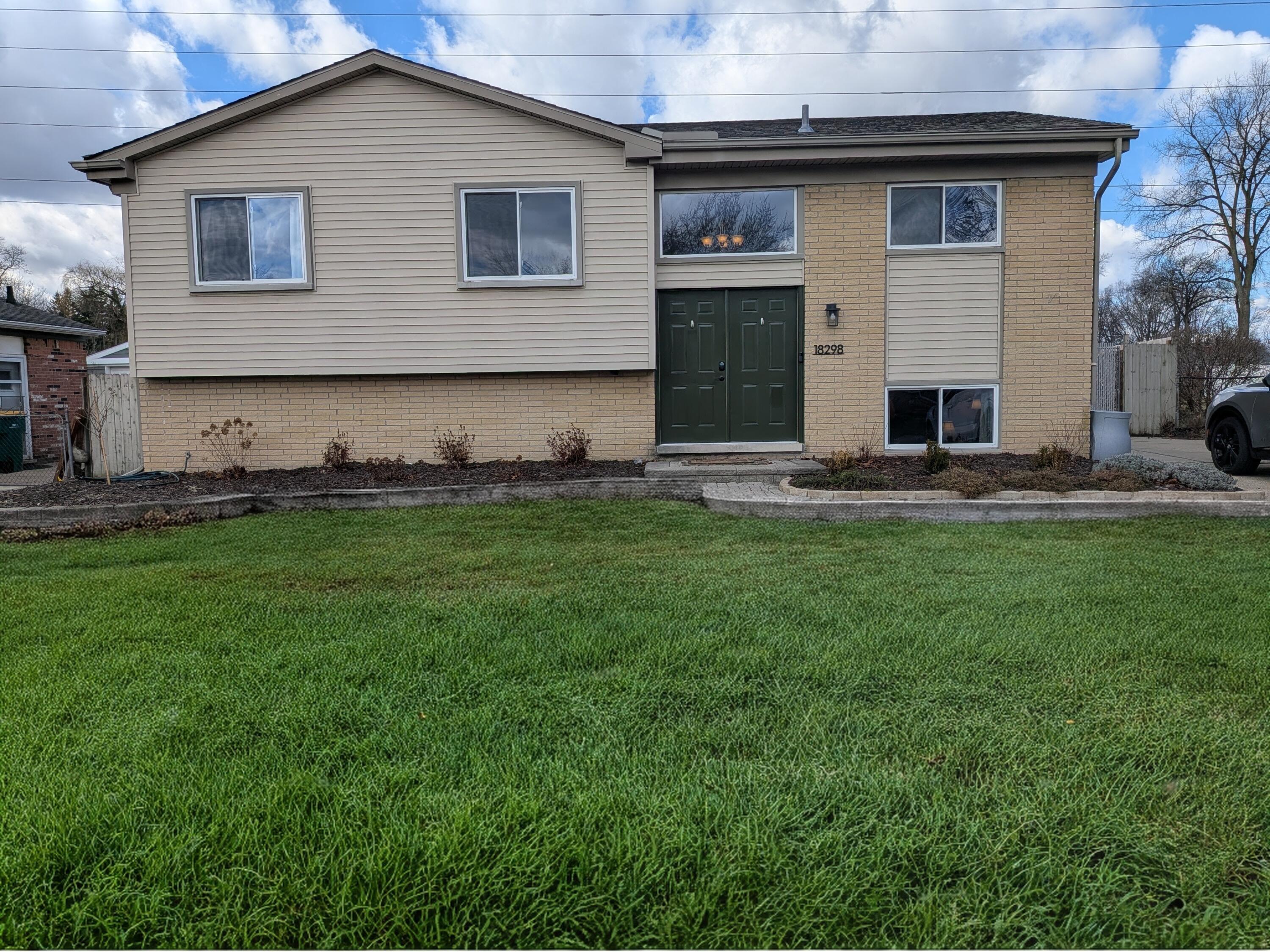 18298 Alvaro Avenue Brownstown Charter Township MI 48193