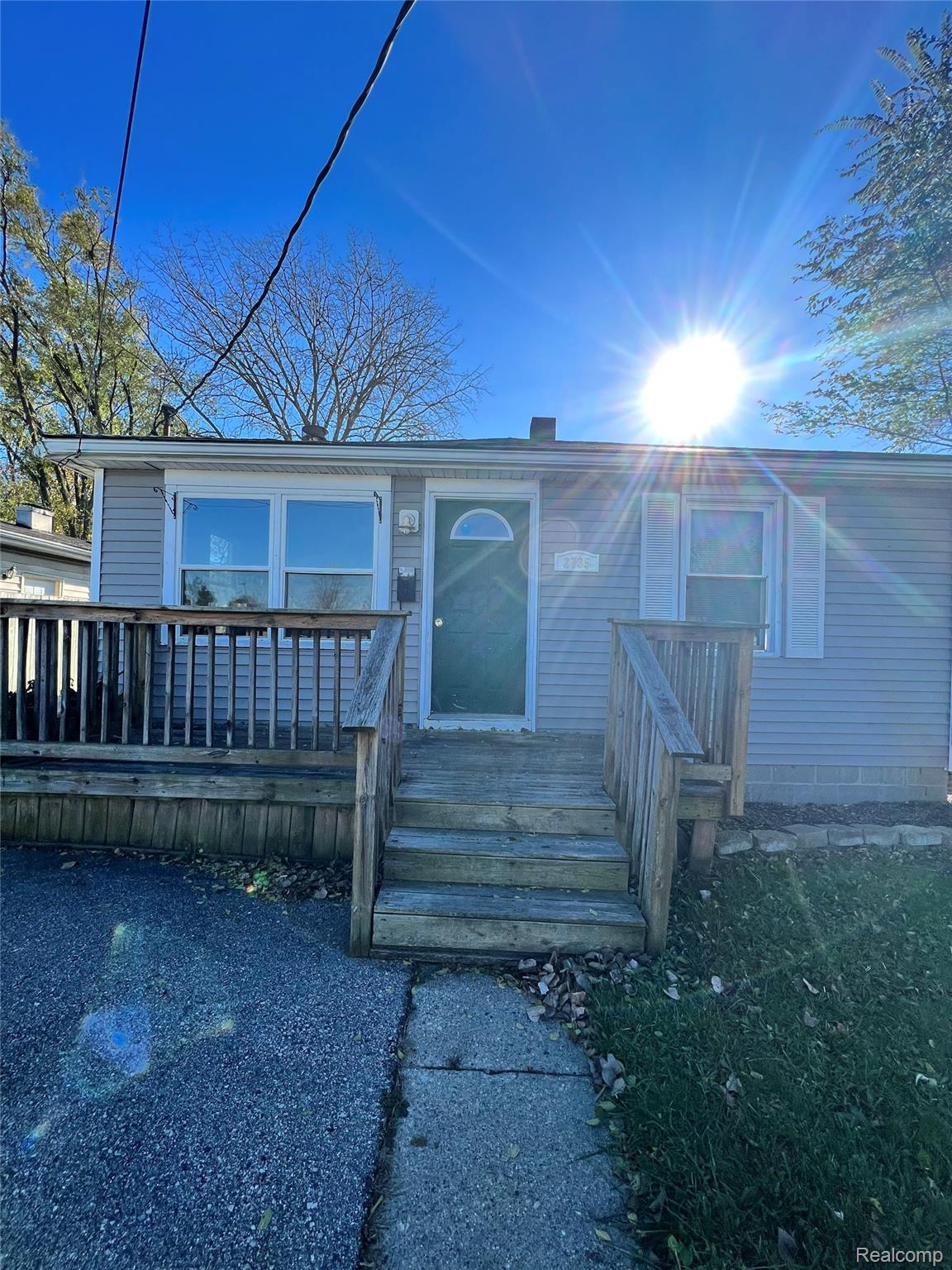 2735 Weiss Street Saginaw City MI 48602