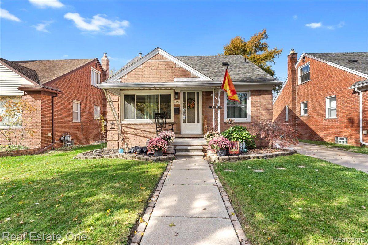 8336 Rosedale Boulevard Allen Park City MI 48101