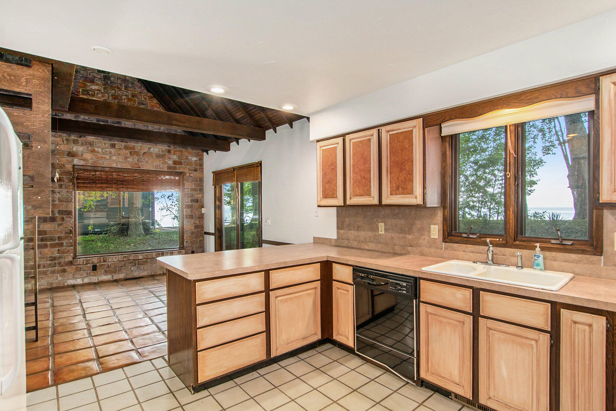 2580 Lakeshore Drive Saugatuck Township MI 49408