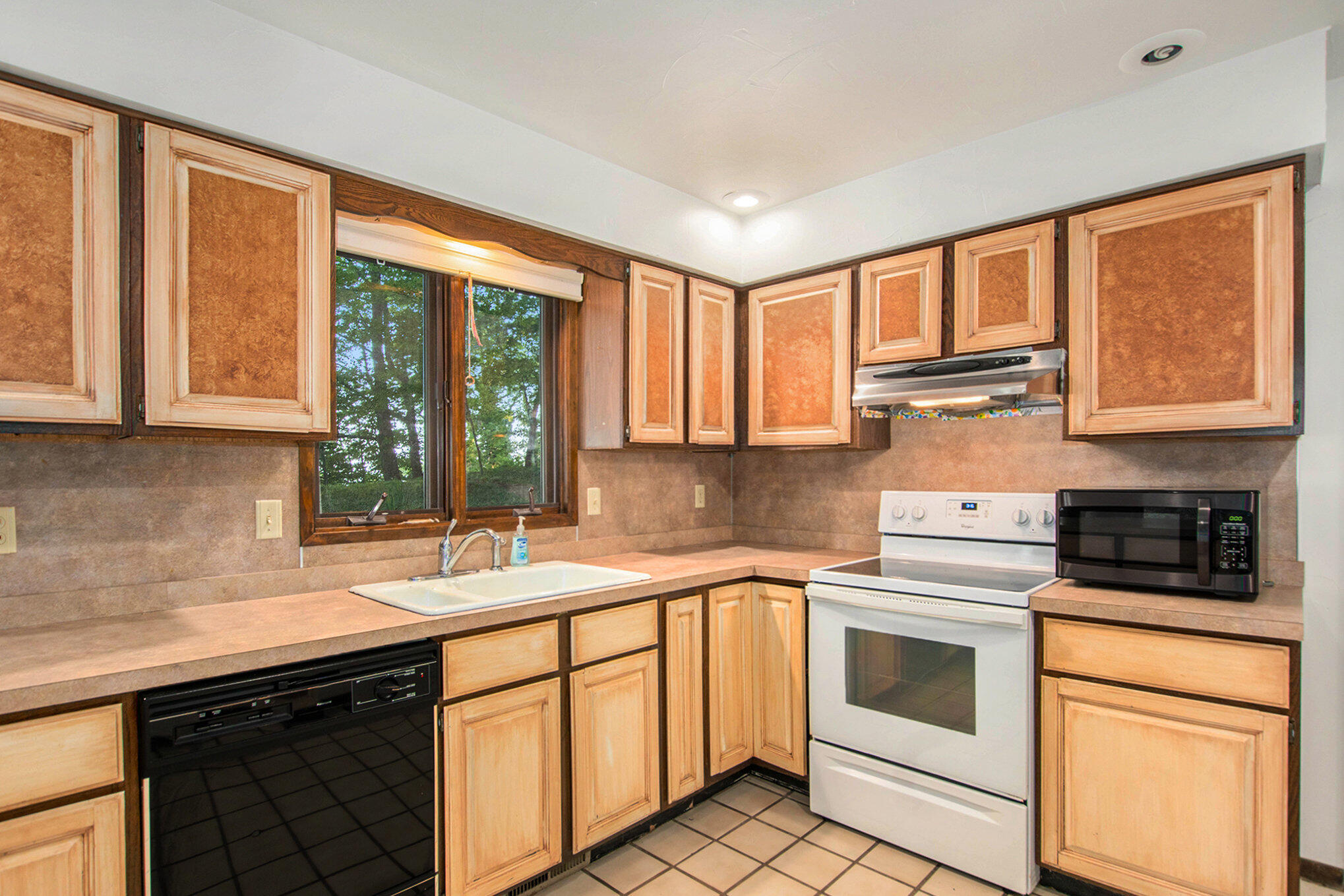 2580 Lakeshore Drive Saugatuck Township MI 49408