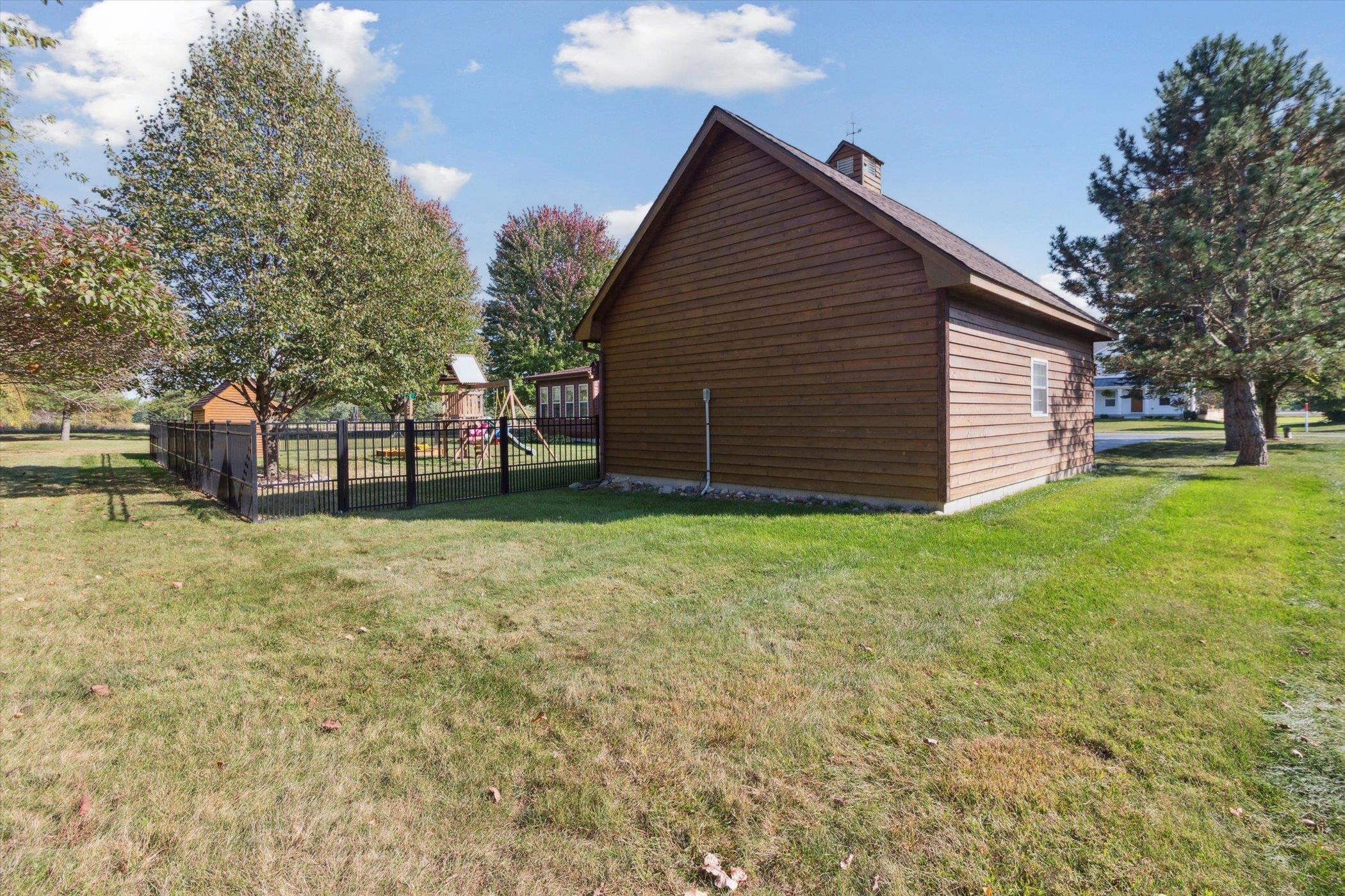 1510 Luce Court Alma City MI 48801