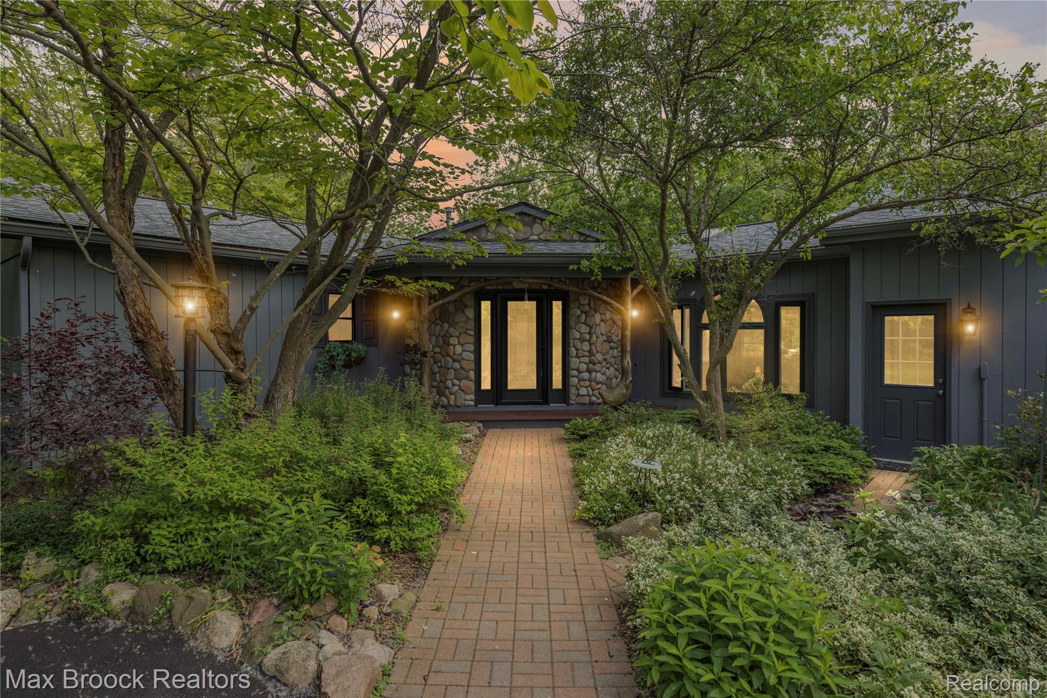 1982 E Coon Lake Road Howell City MI 48843