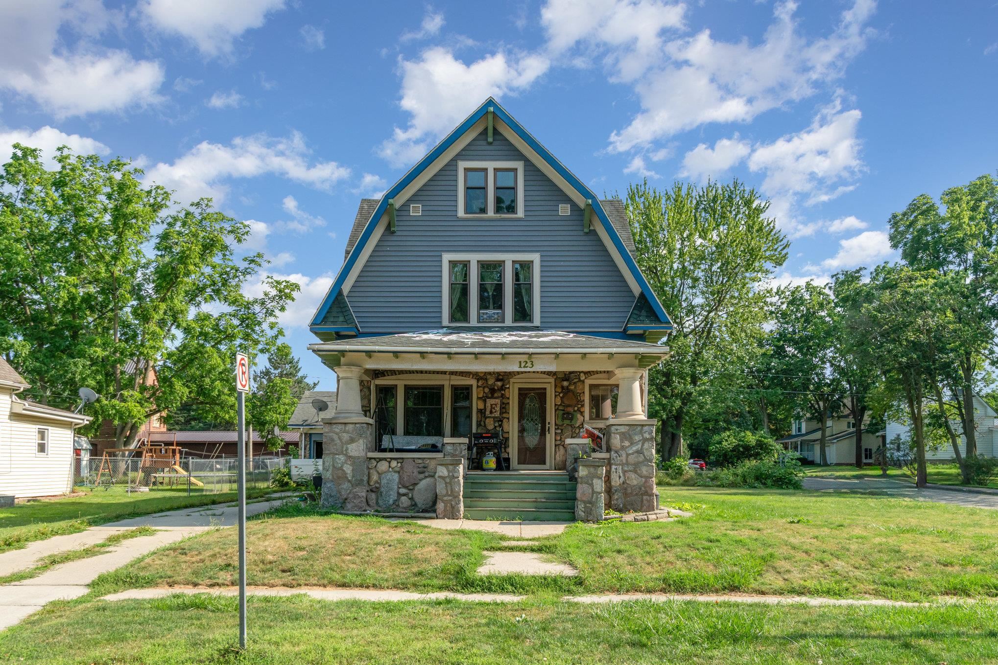 123 W End Street Alma City MI 48801