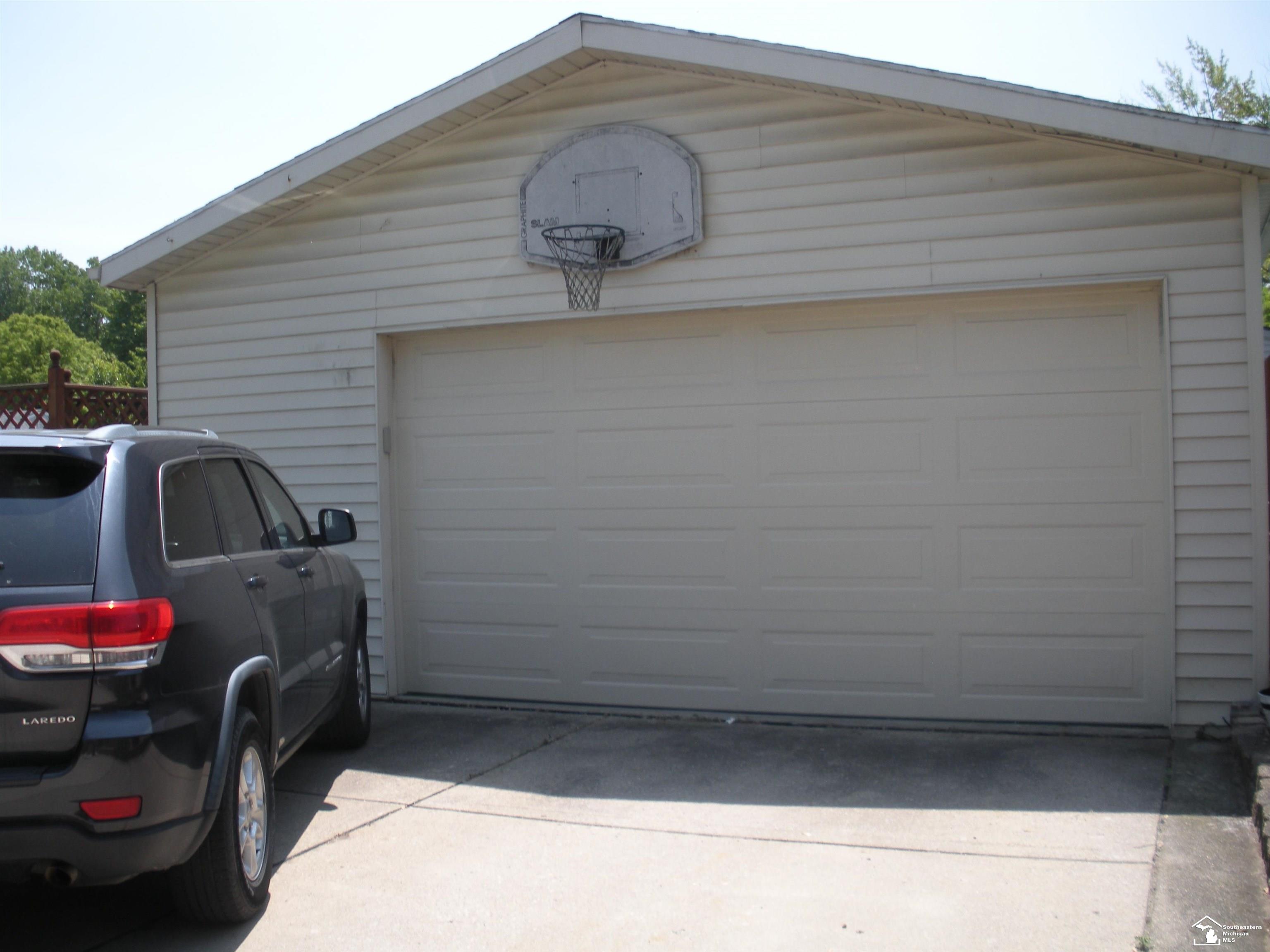 25315 Baker Taylor City MI 48180